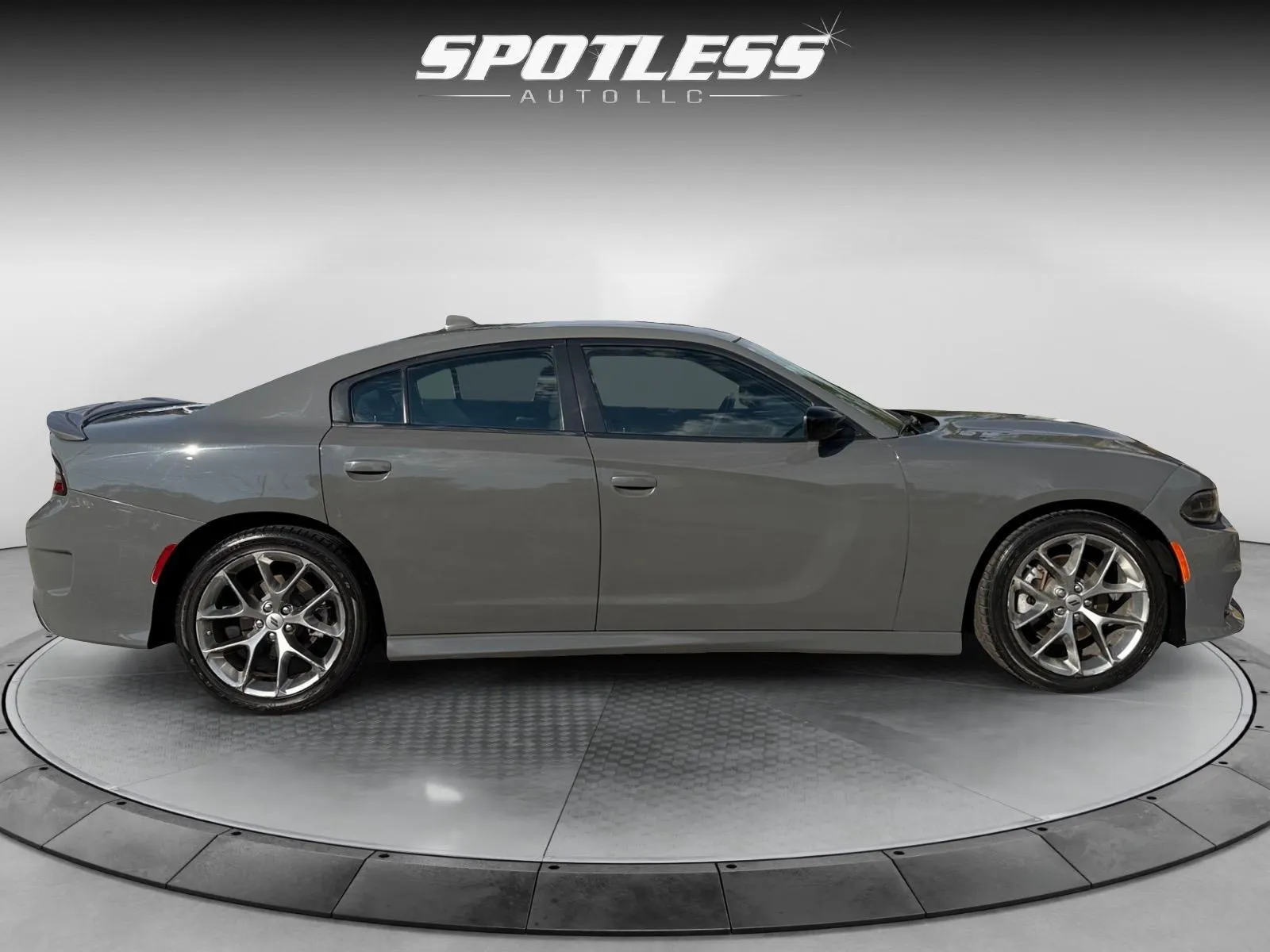 Dodge Charger photo 8