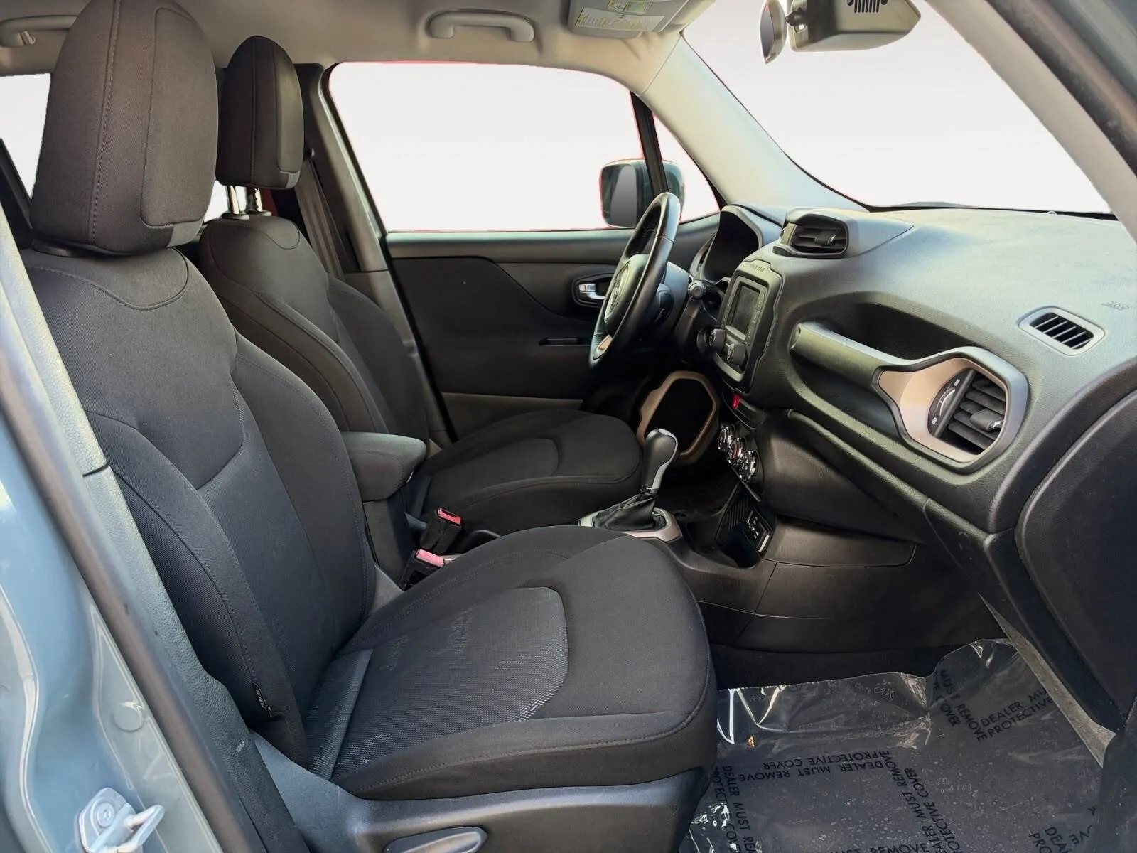 Jeep Renegade photo 23