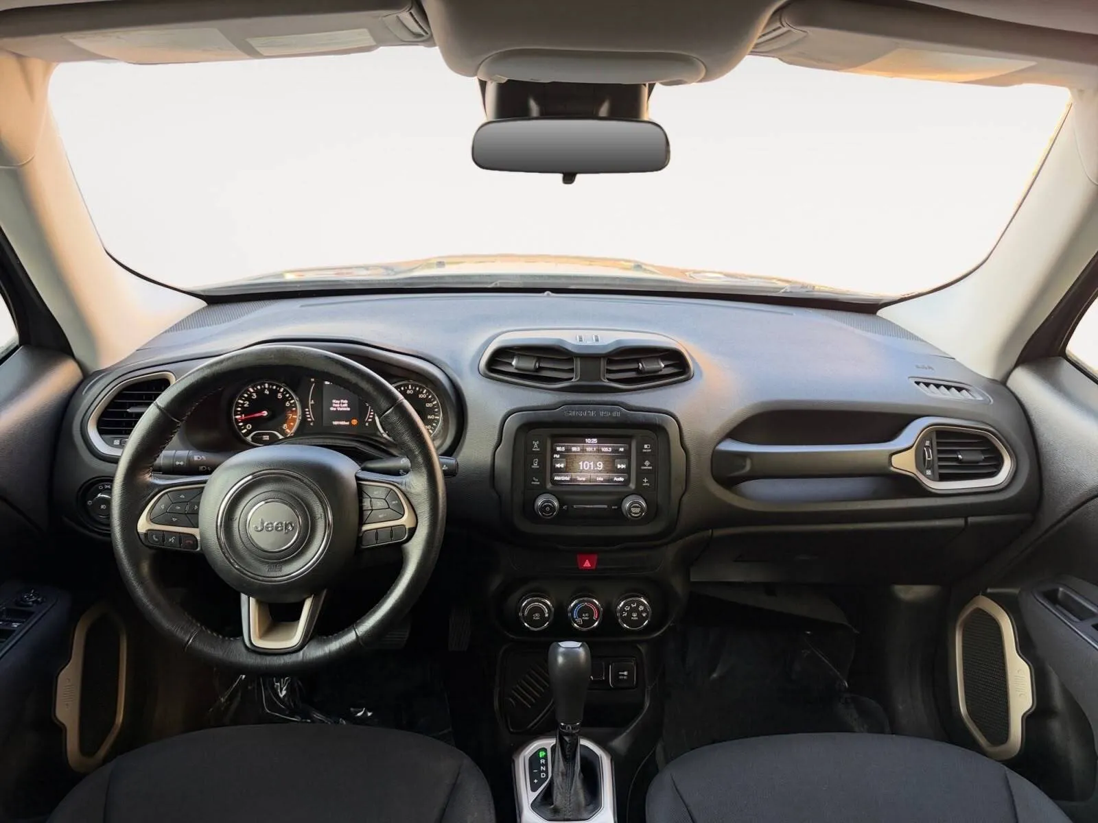 Jeep Renegade photo 20