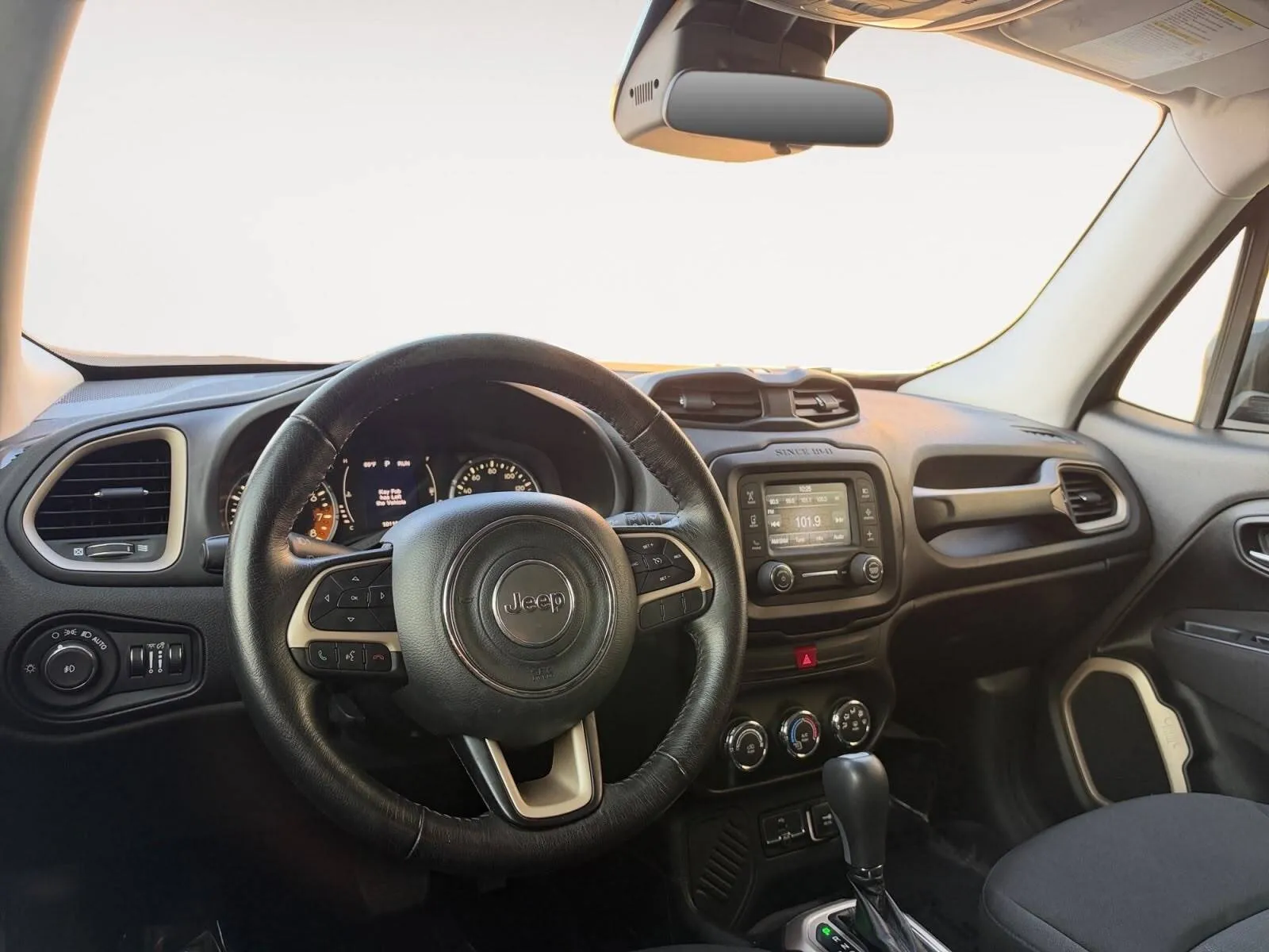 Jeep Renegade photo 21