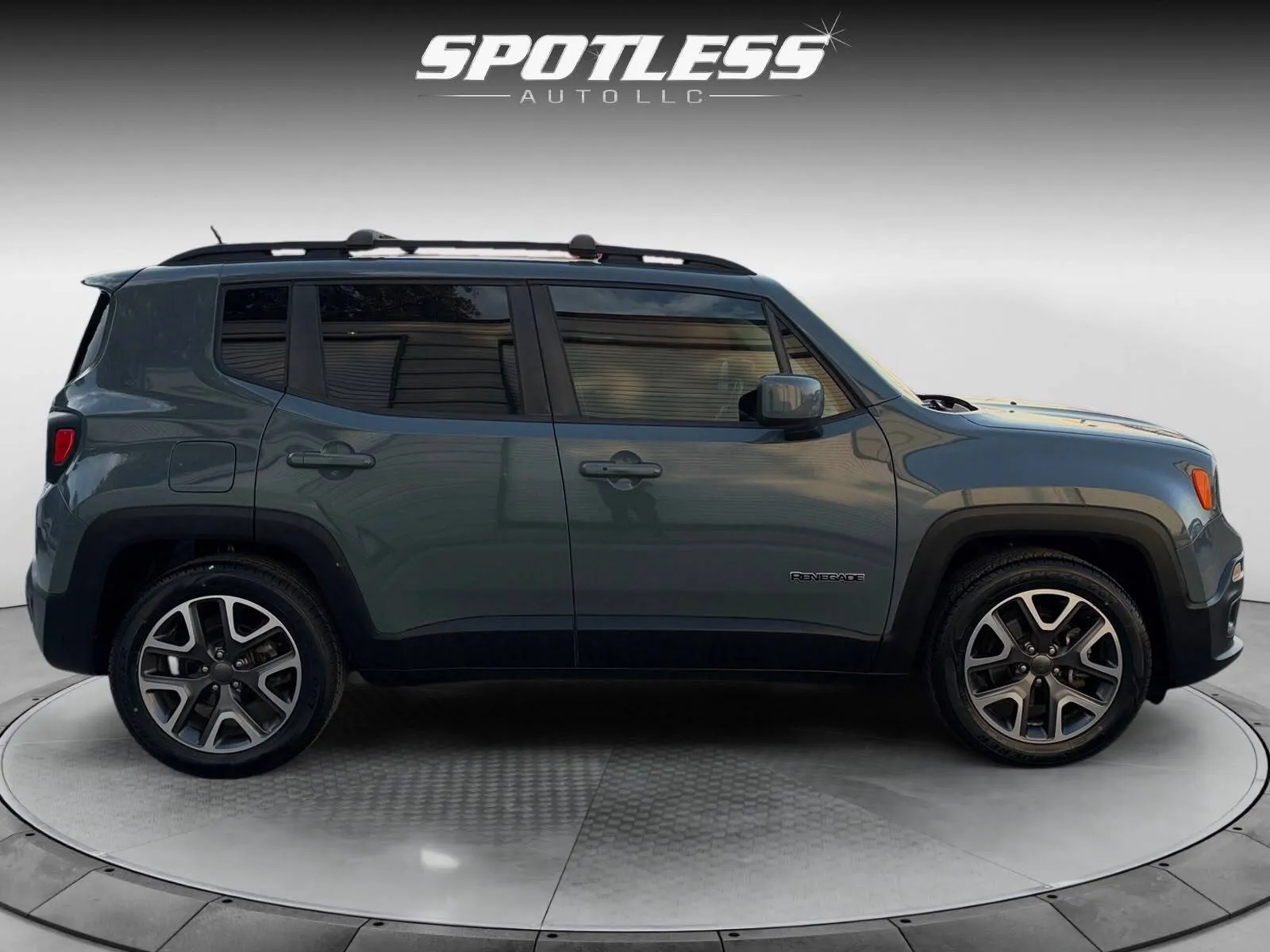 Jeep Renegade photo 8