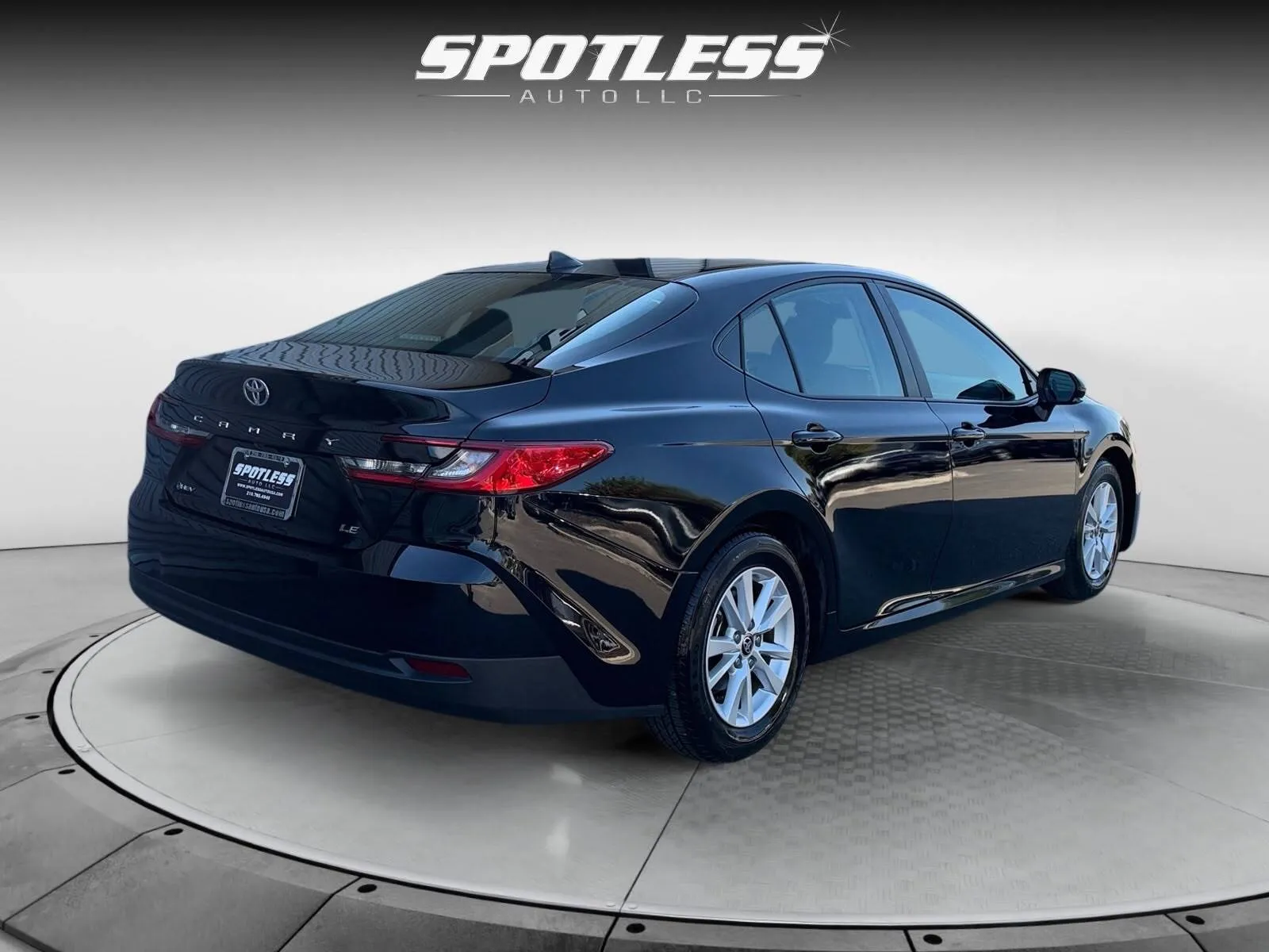 Toyota Camry photo 7