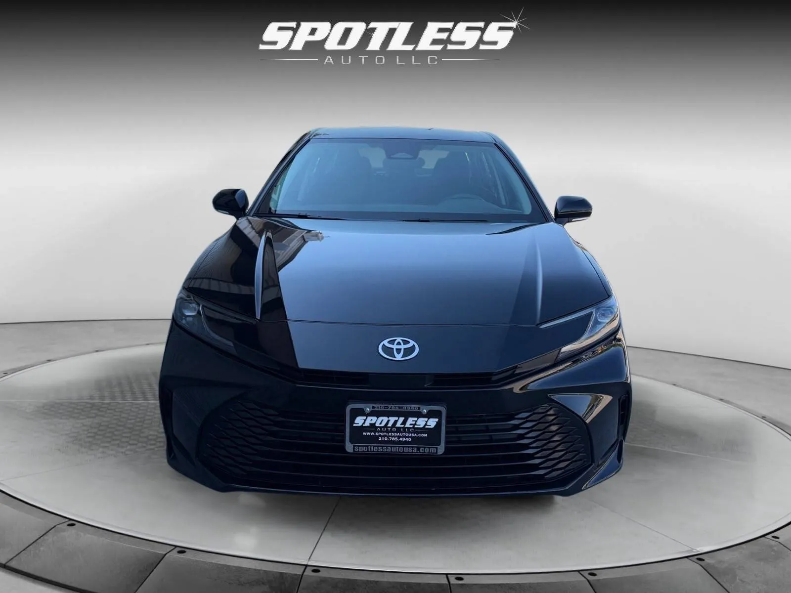 Toyota Camry photo 10