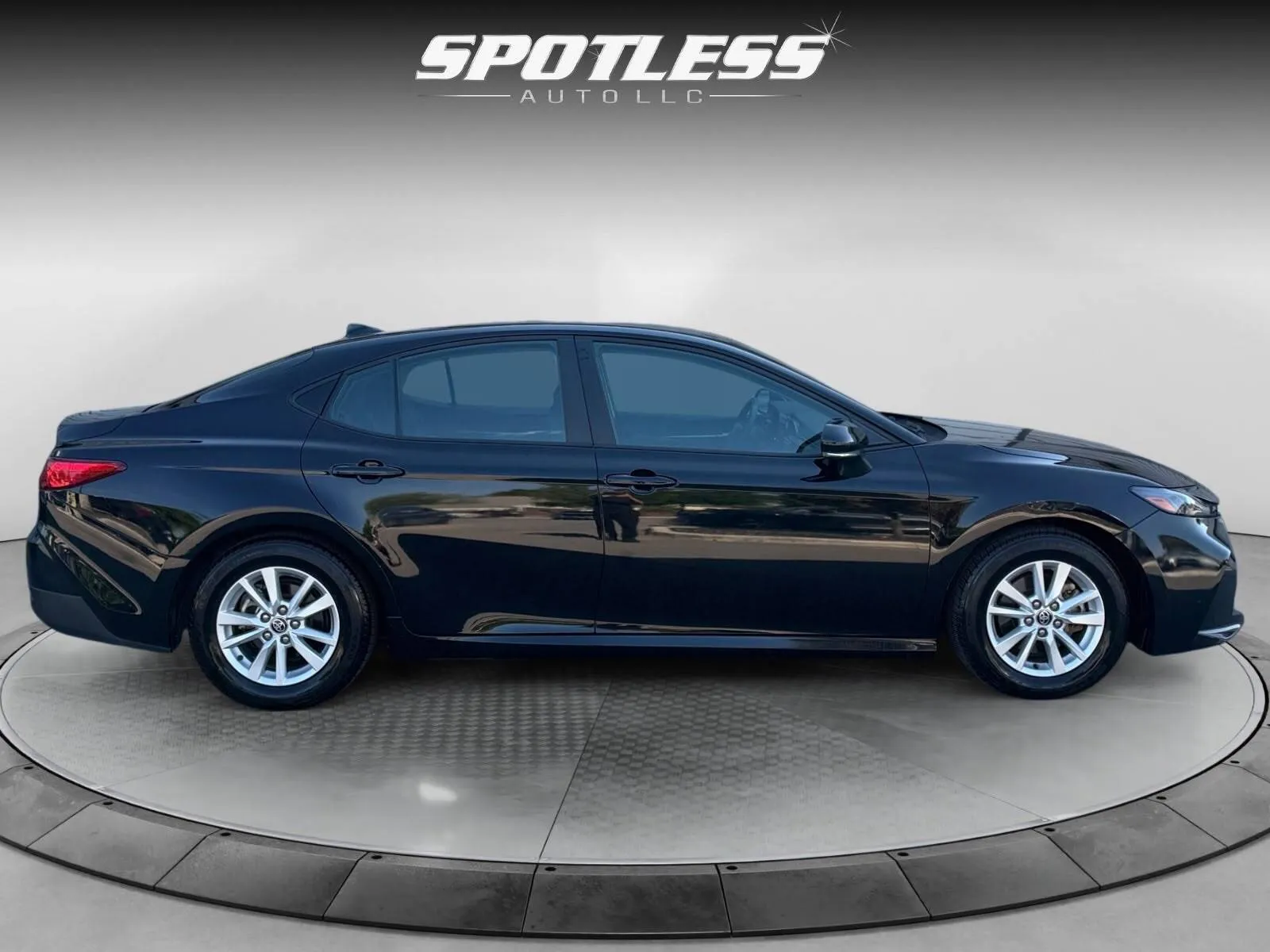 Toyota Camry photo 8