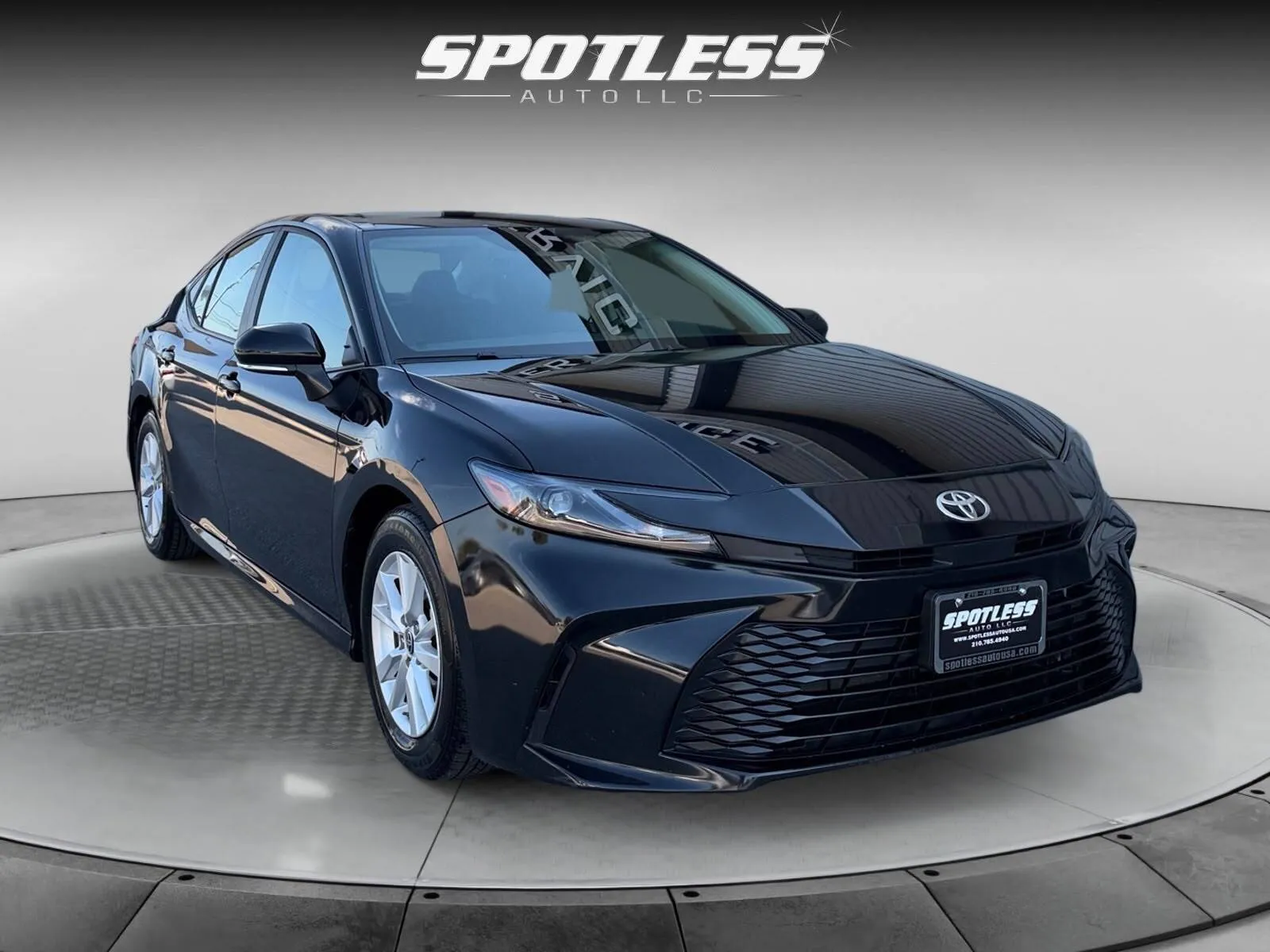 Toyota Camry photo 11