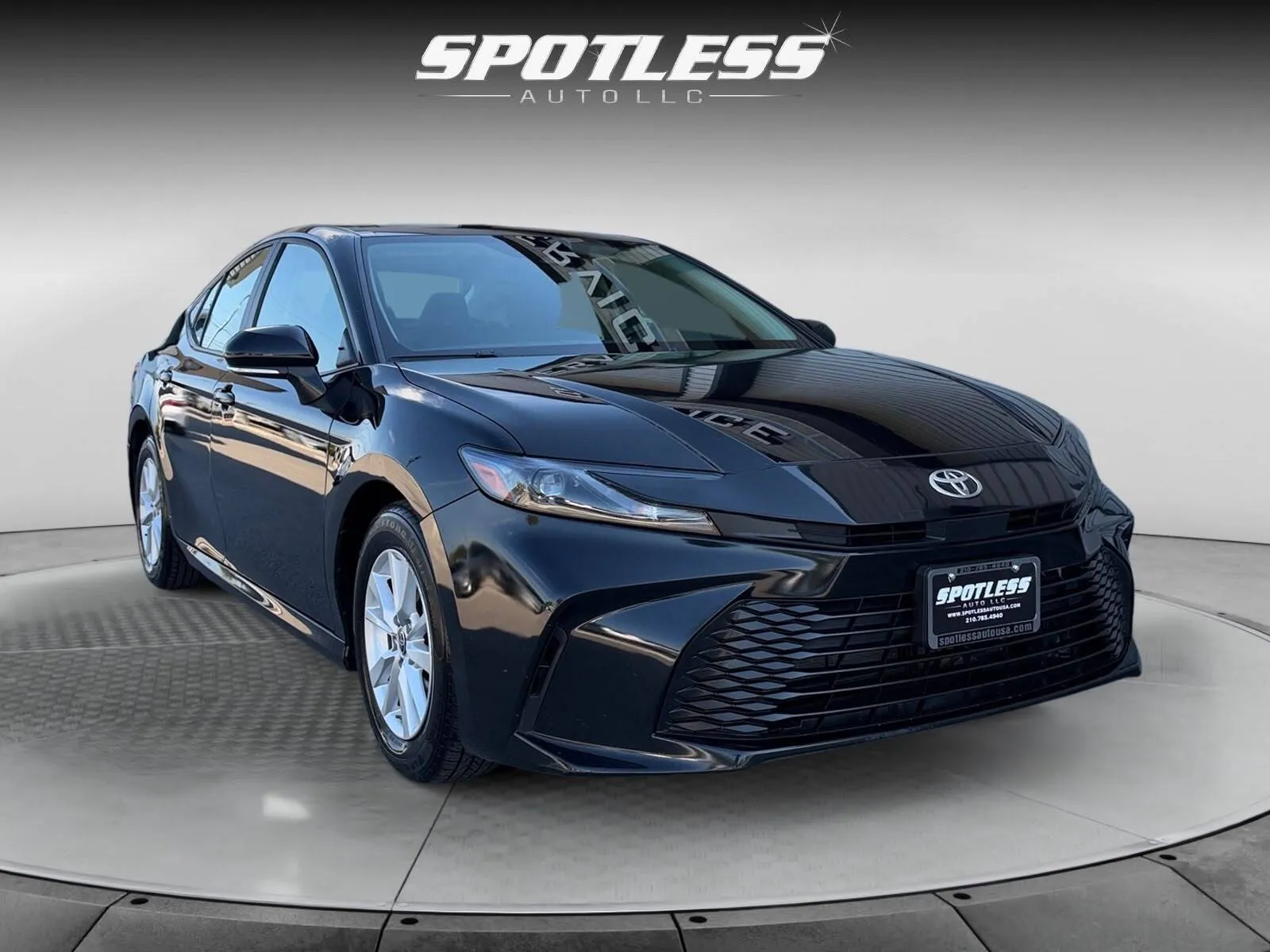 Toyota Camry photo 9
