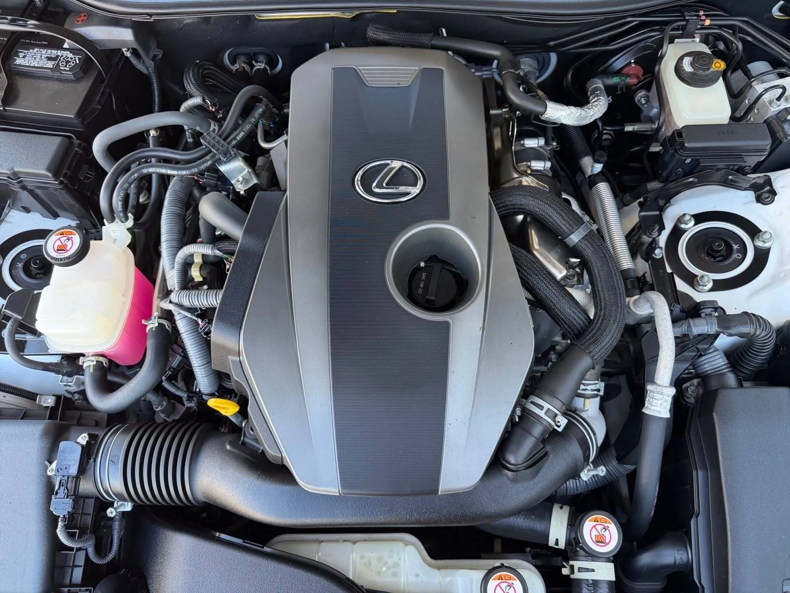 Lexus IS photo 16