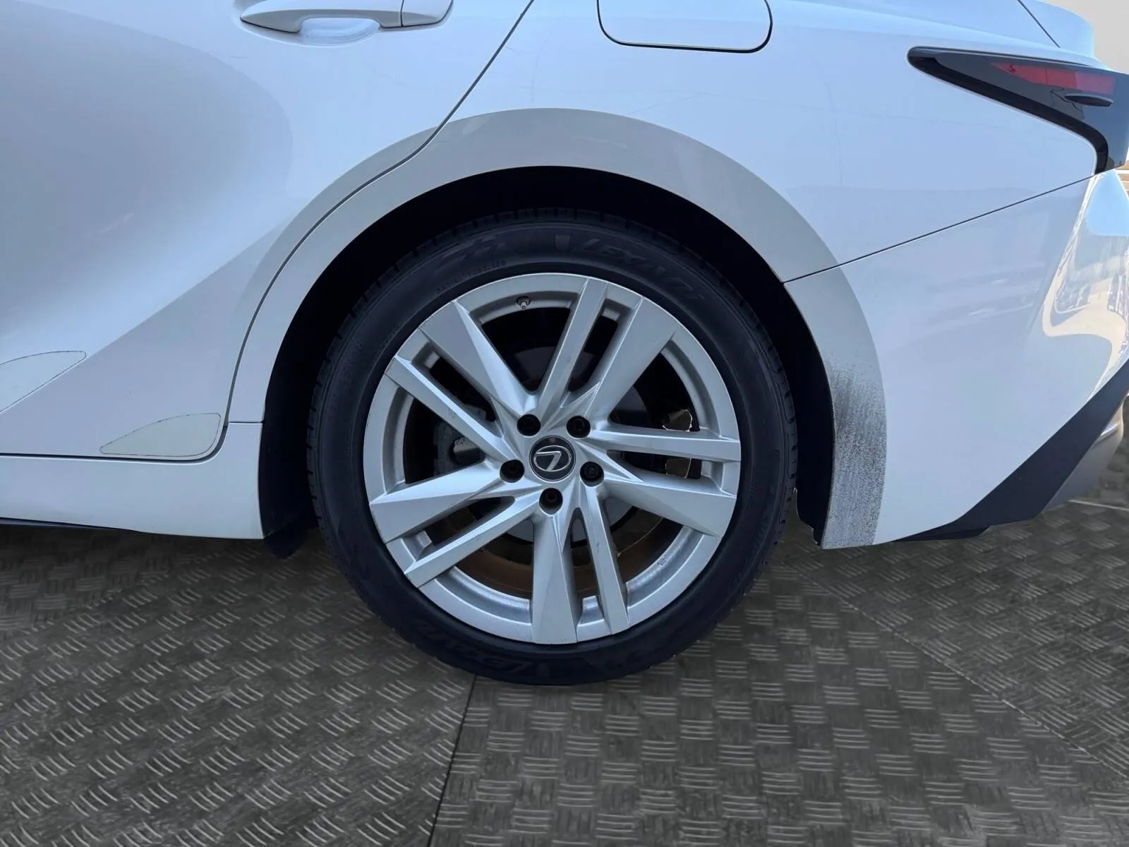 Lexus IS photo 15