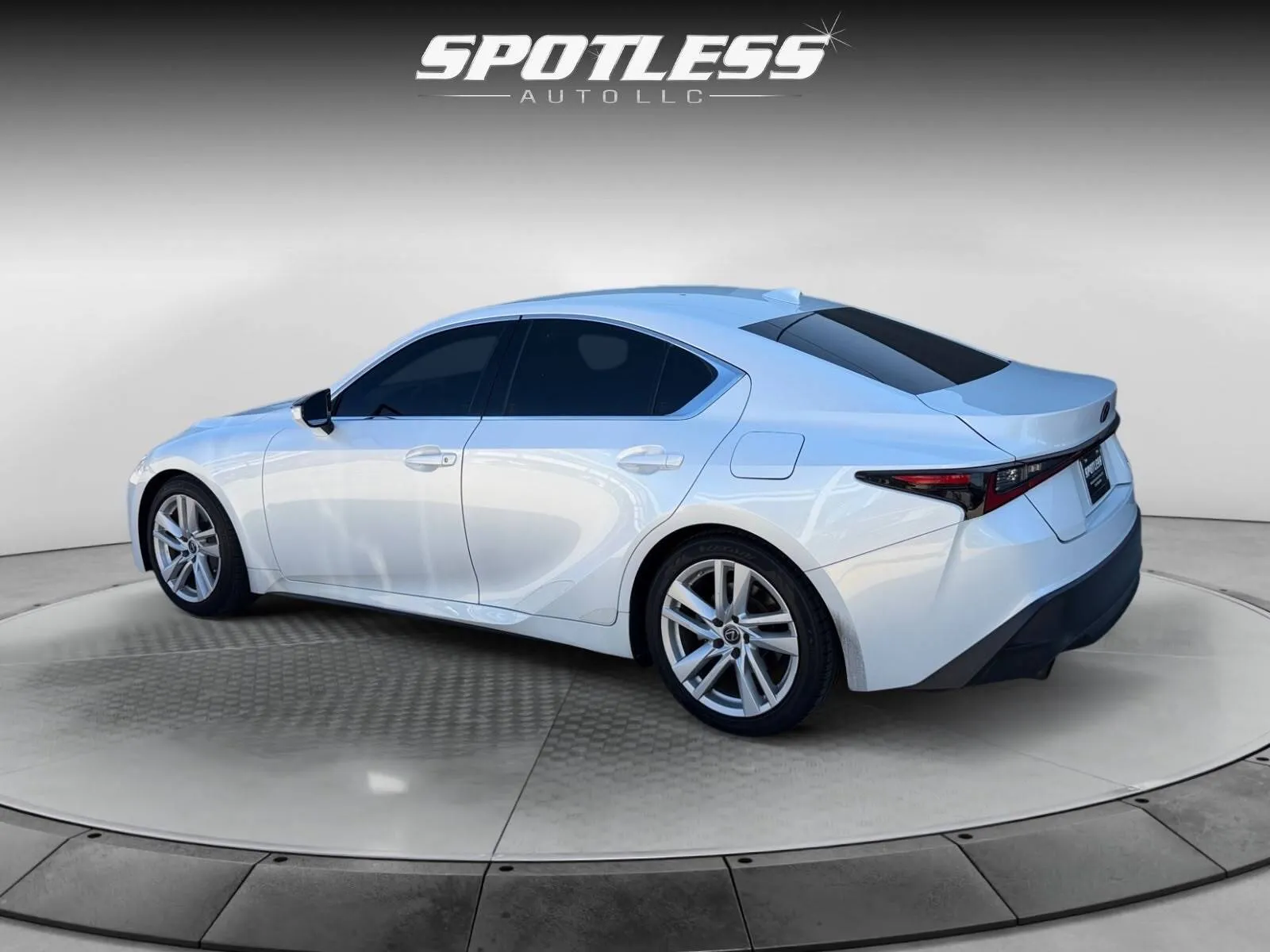 Lexus IS photo 5