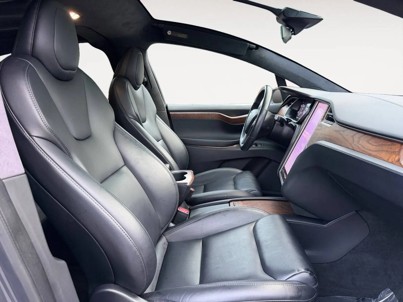 Tesla Model X photo 26