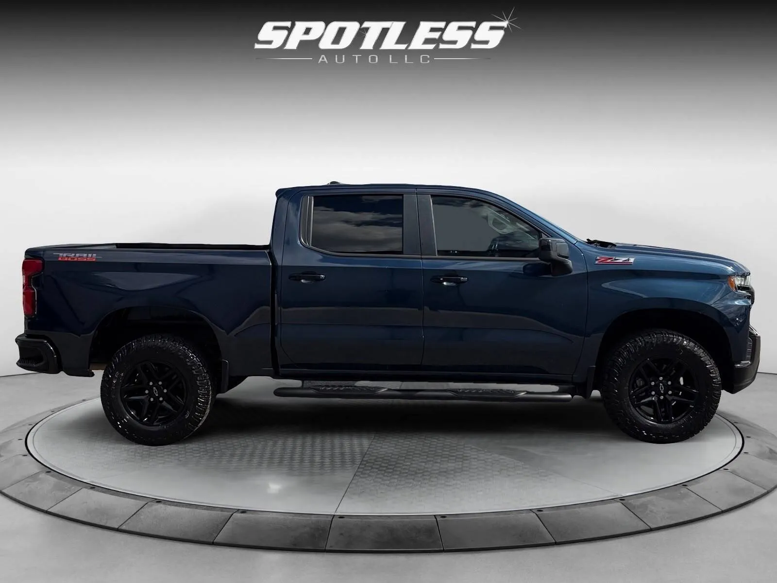 Chevrolet Silverado photo 8