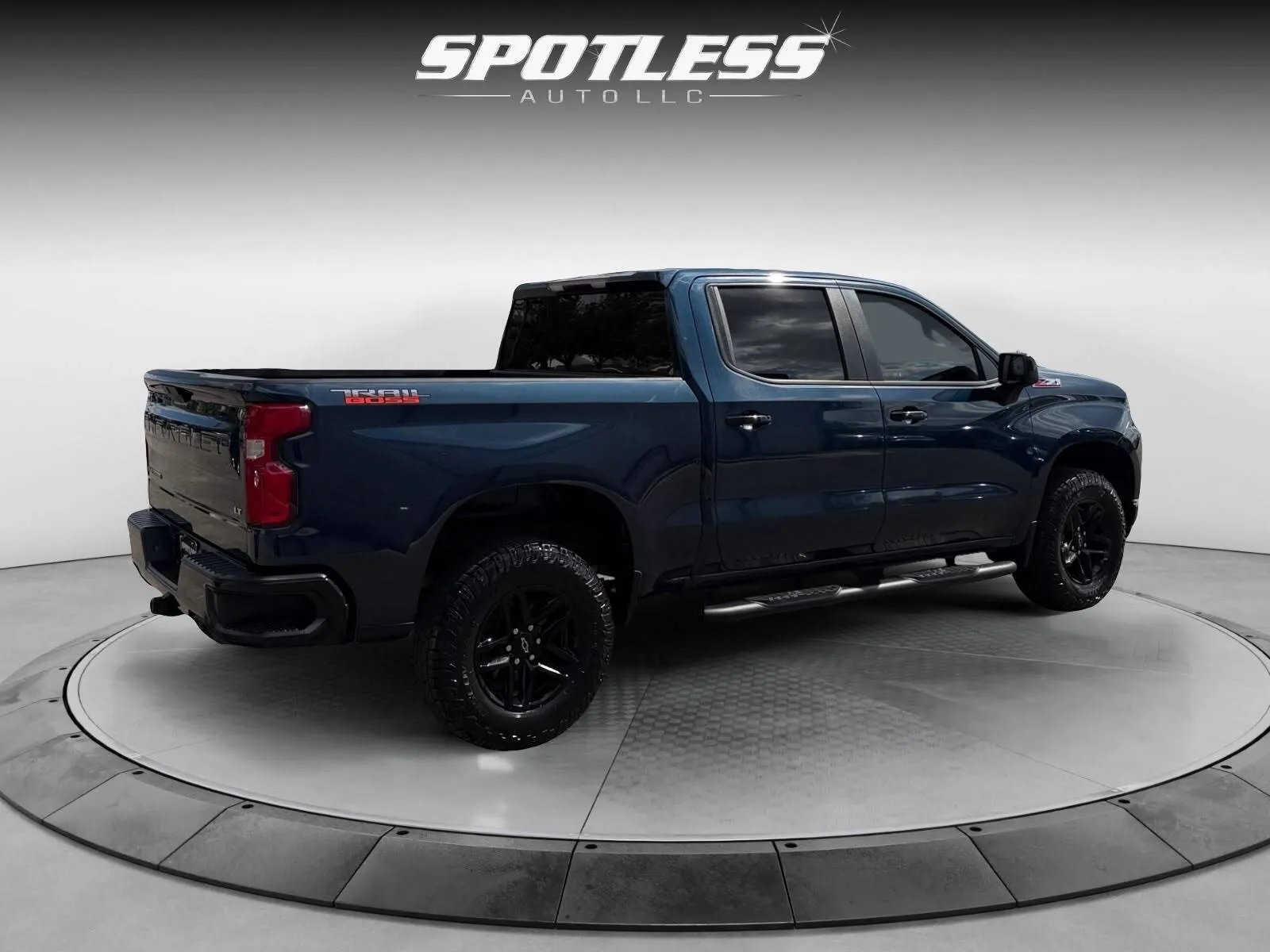 Chevrolet Silverado photo 7