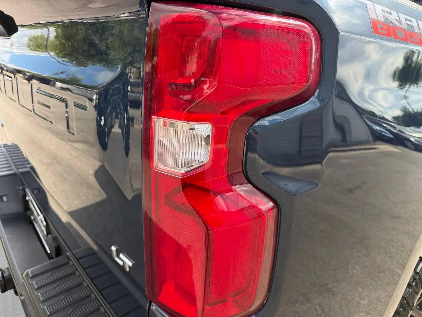 Chevrolet Silverado photo 13