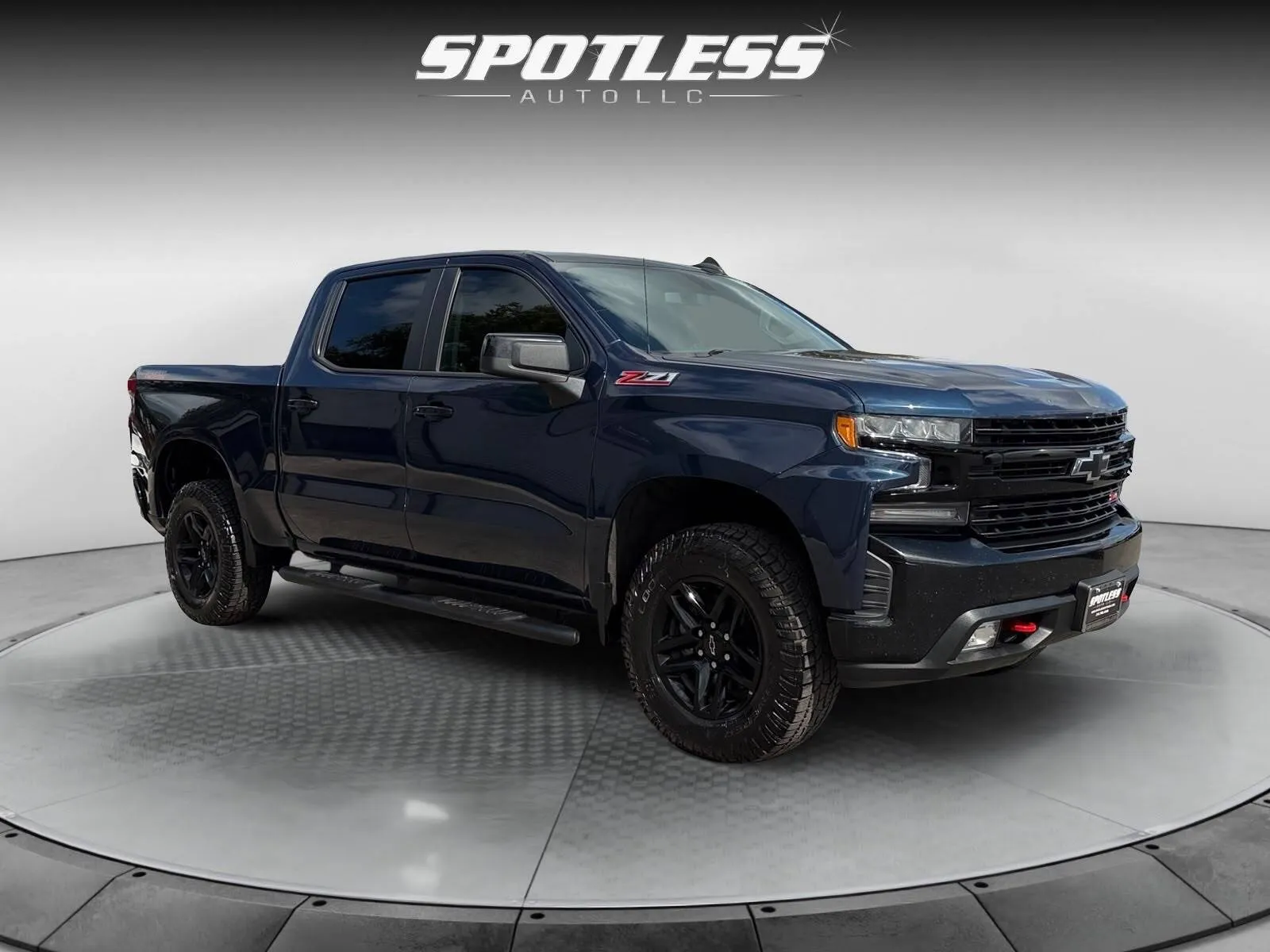 Chevrolet Silverado photo 9