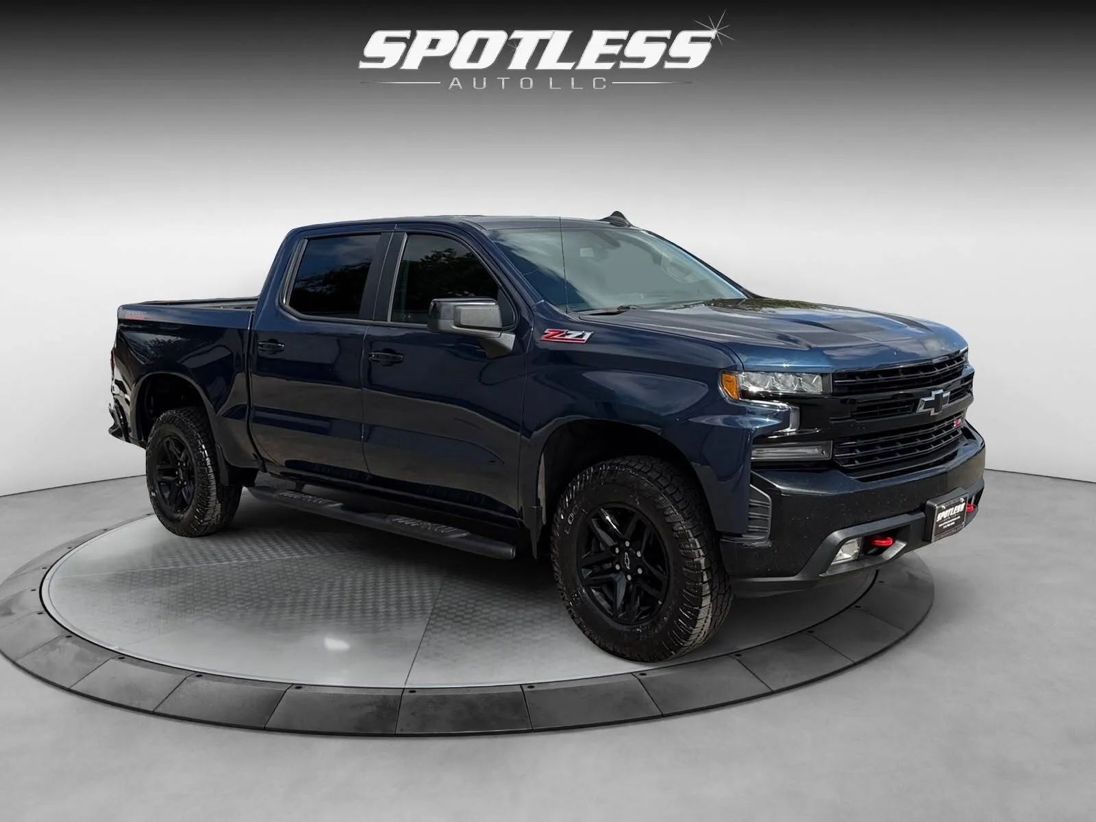Chevrolet Silverado photo 11