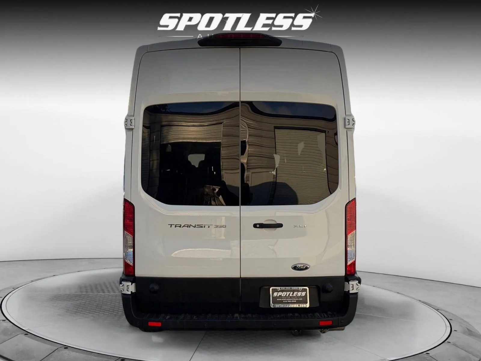 Ford Transit photo 6