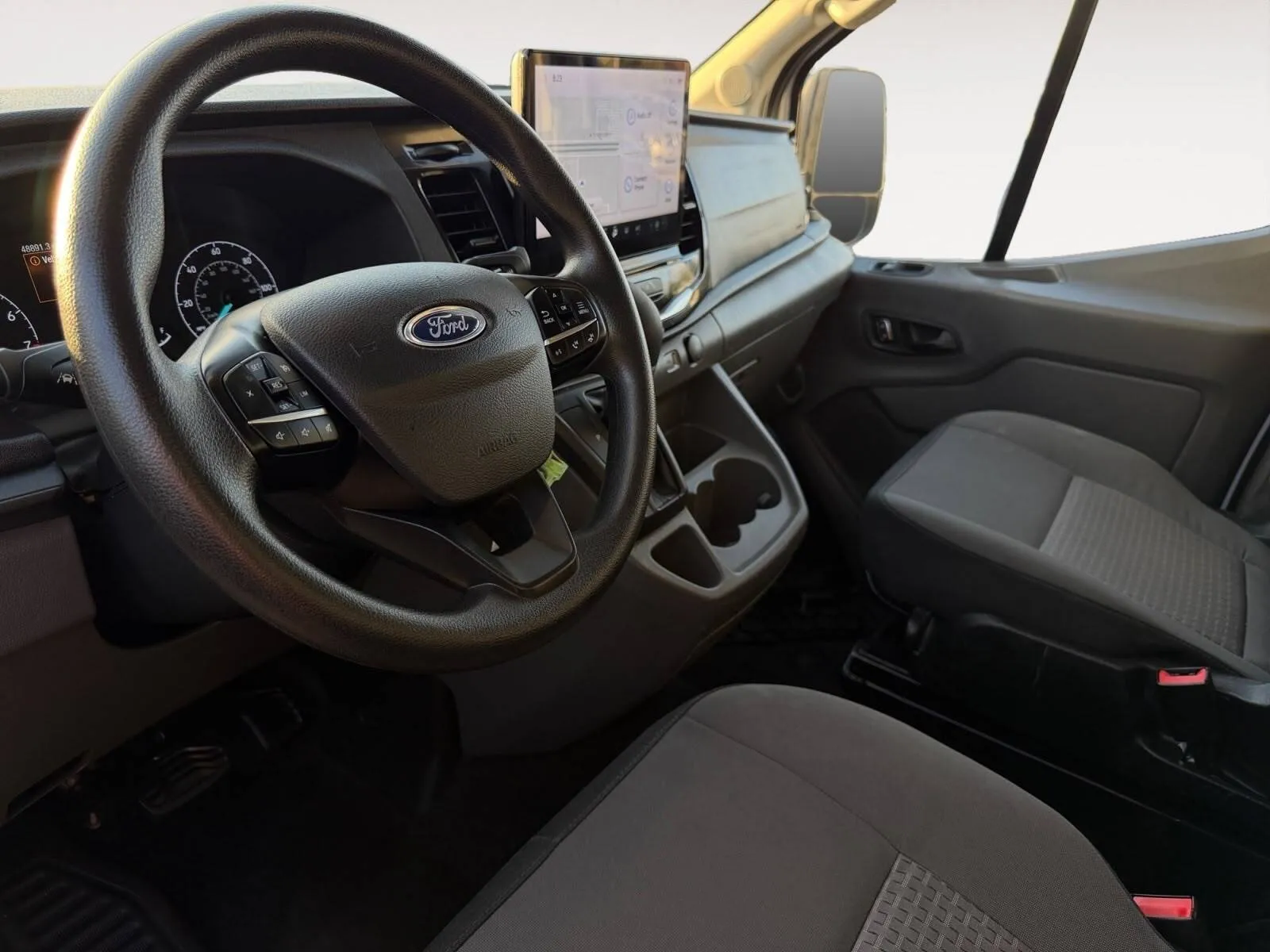 Ford Transit photo 20