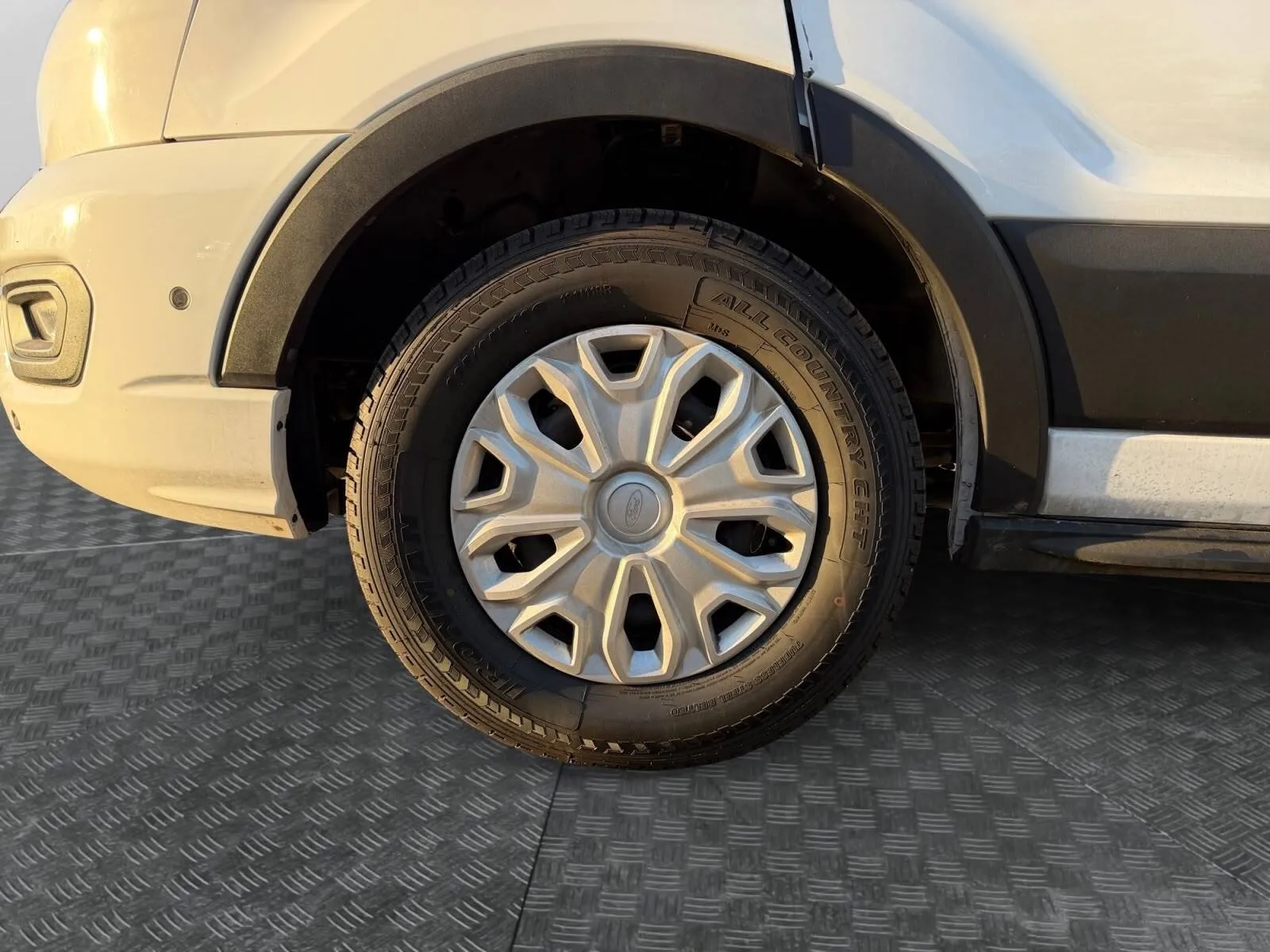 Ford Transit photo 15