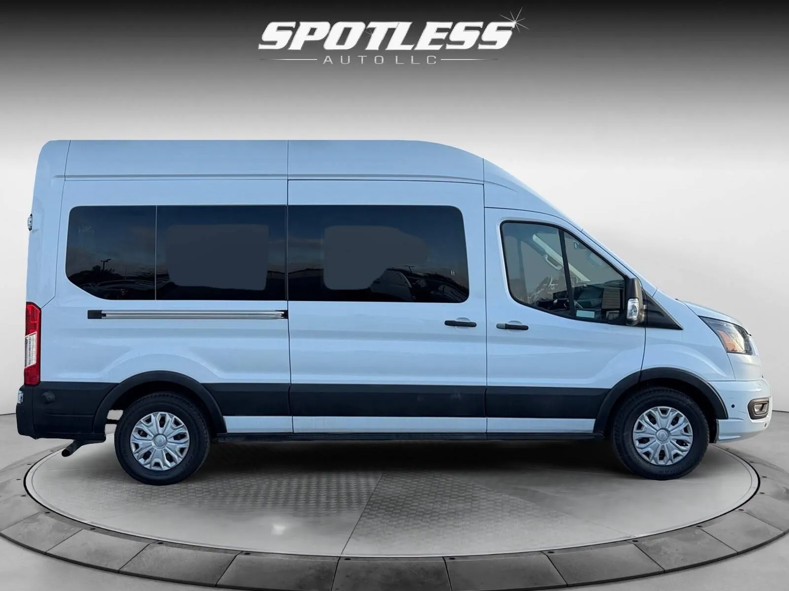 Ford Transit photo 8