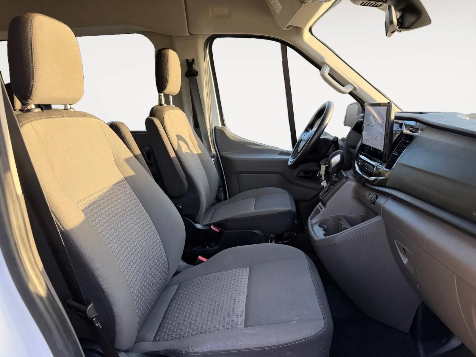Ford Transit photo 22