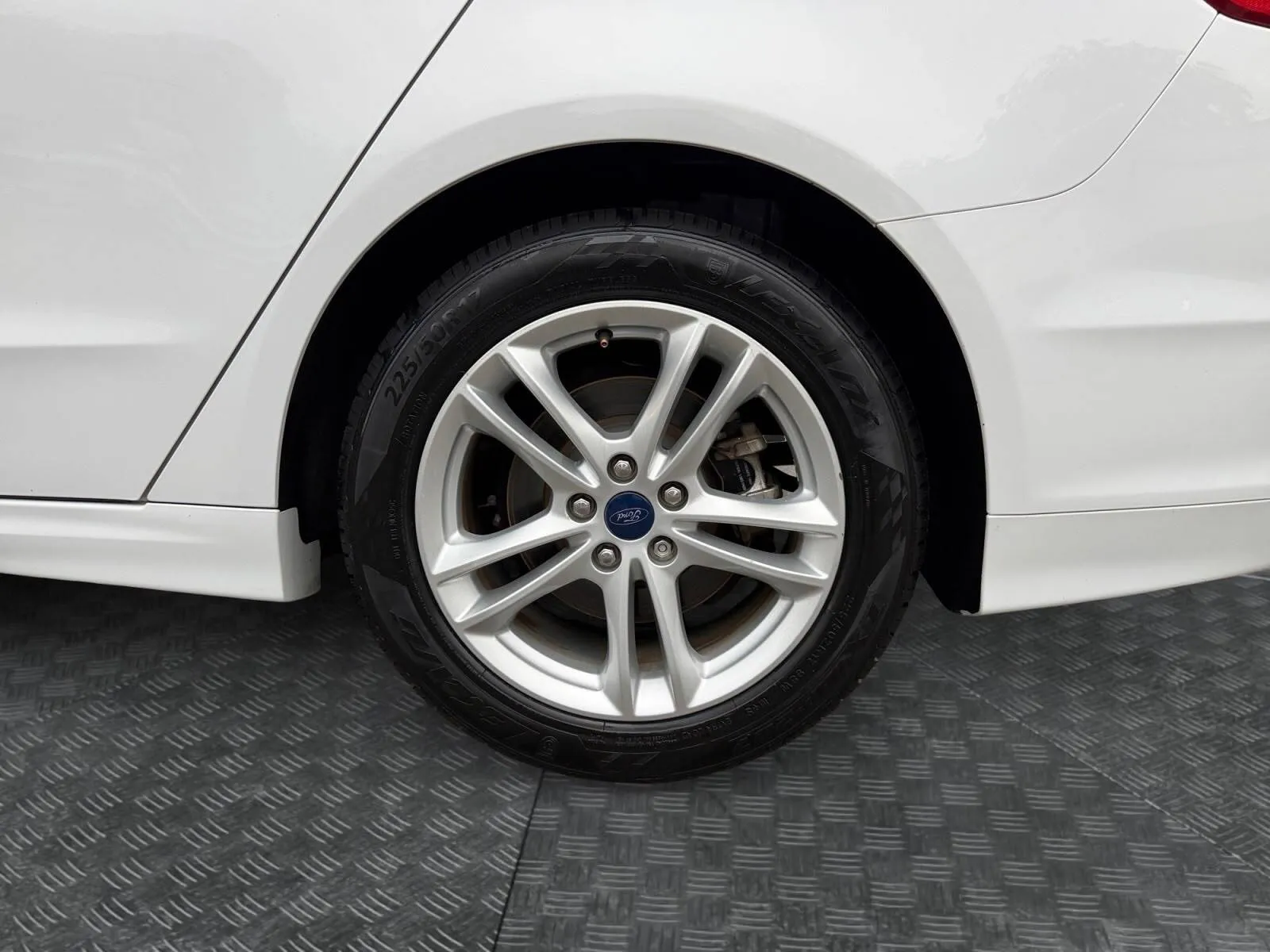 Ford Fusion photo 15