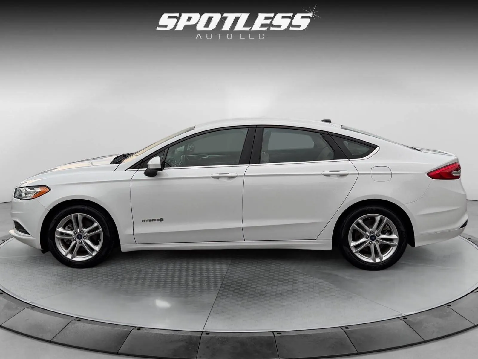 Ford Fusion photo 4