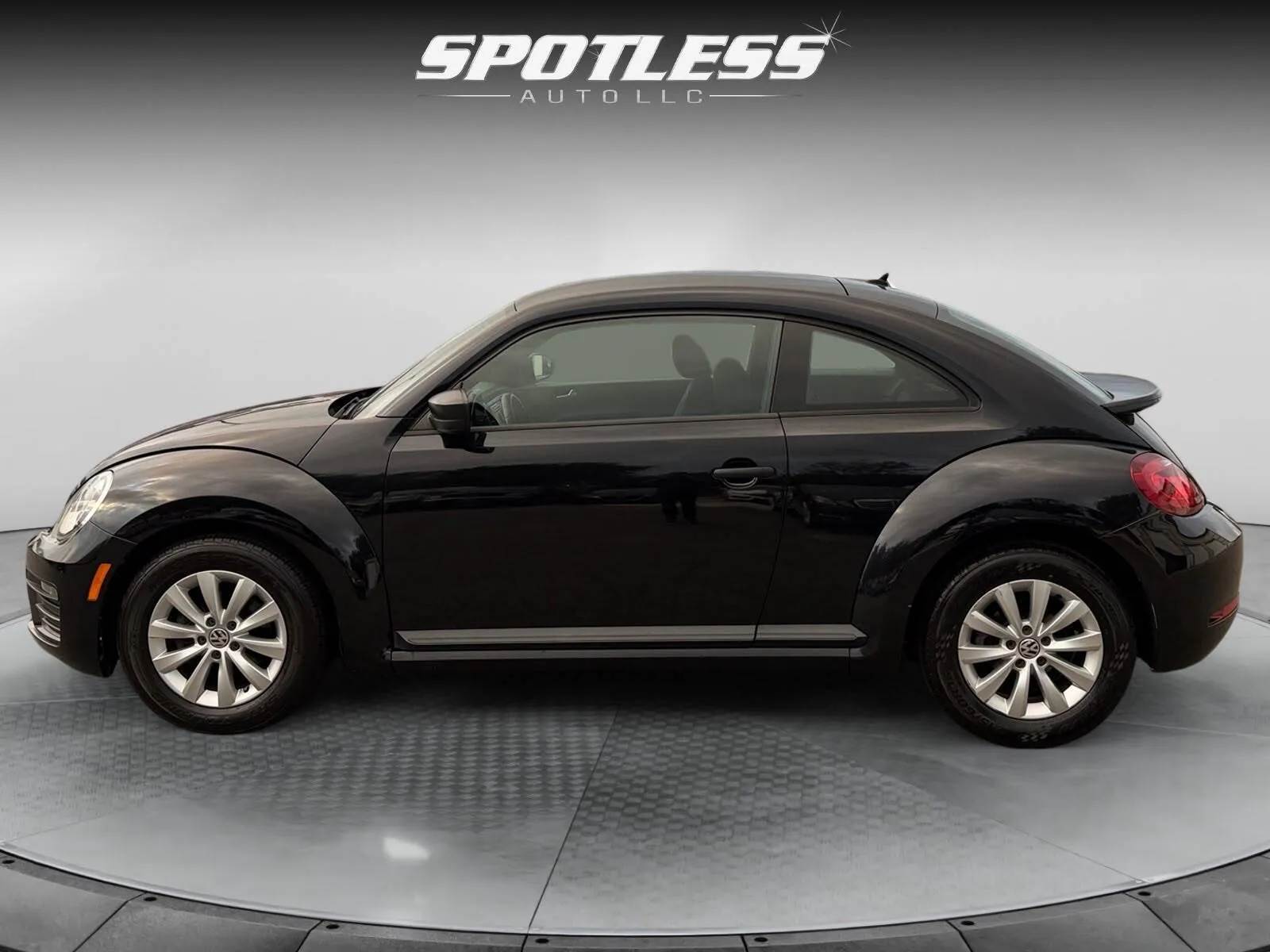 Volkswagen Beetle photo 4