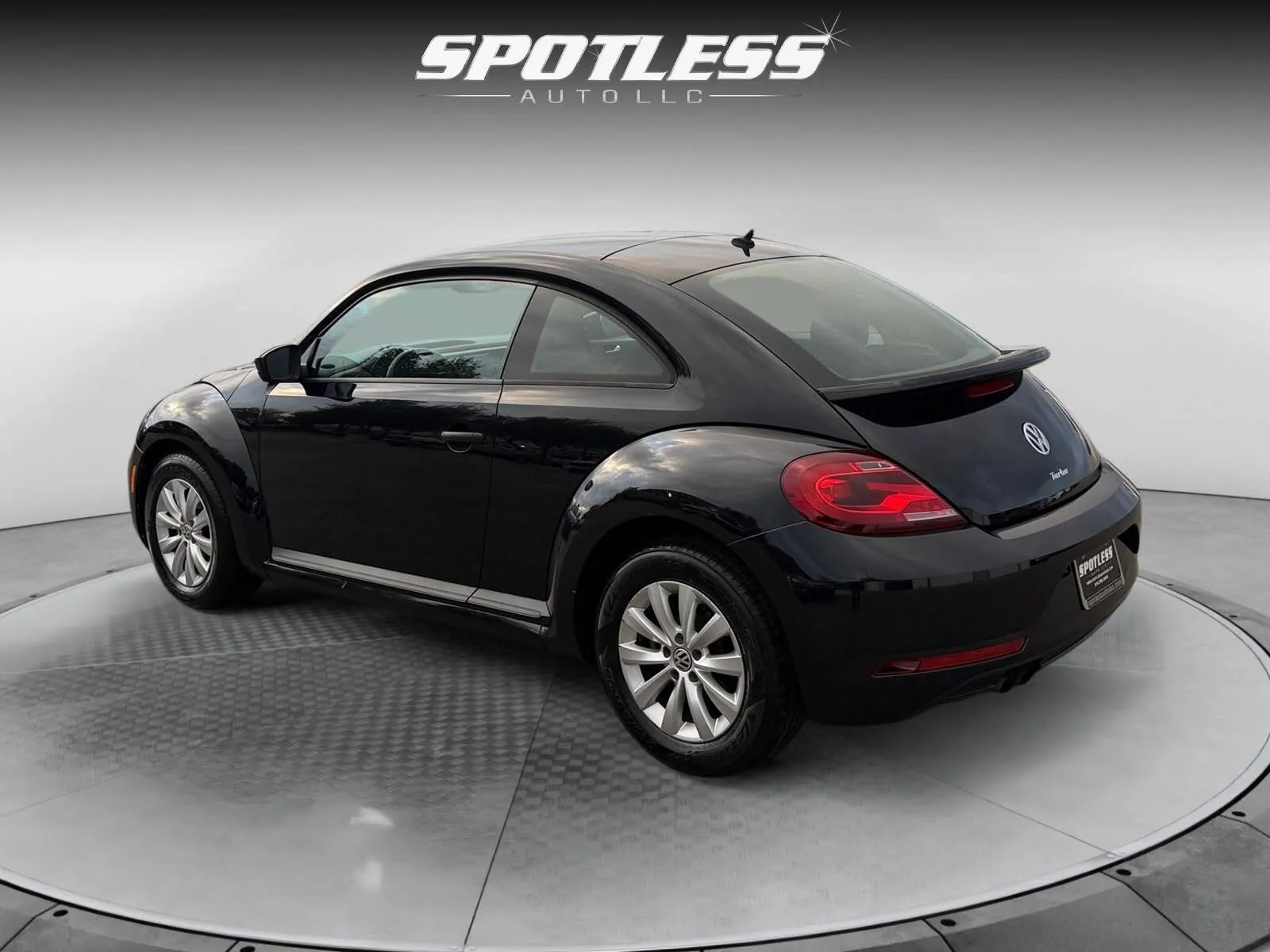 Volkswagen Beetle photo 5