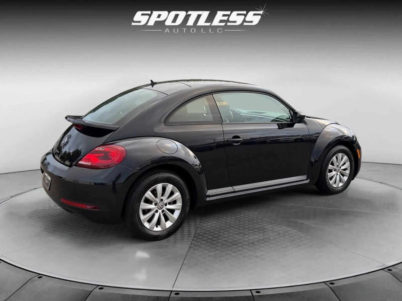 Volkswagen Beetle photo 7