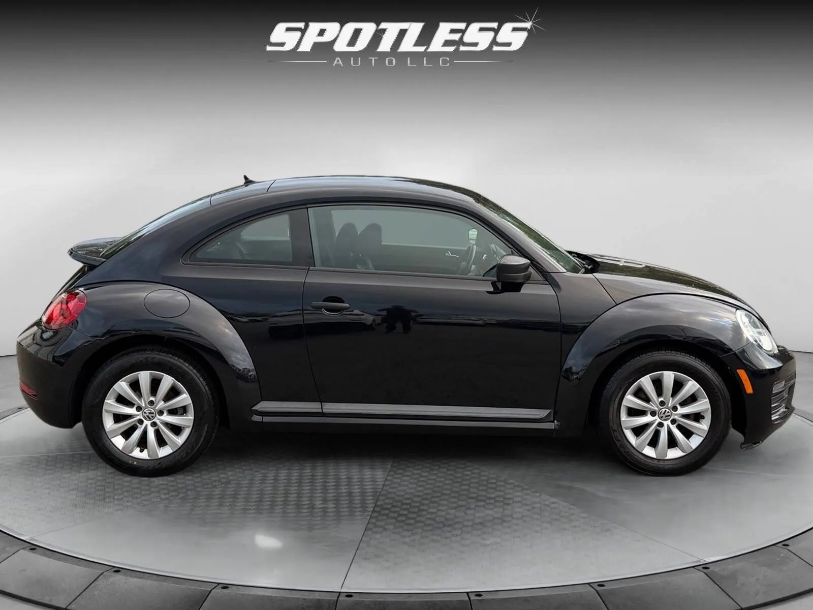 Volkswagen Beetle photo 8