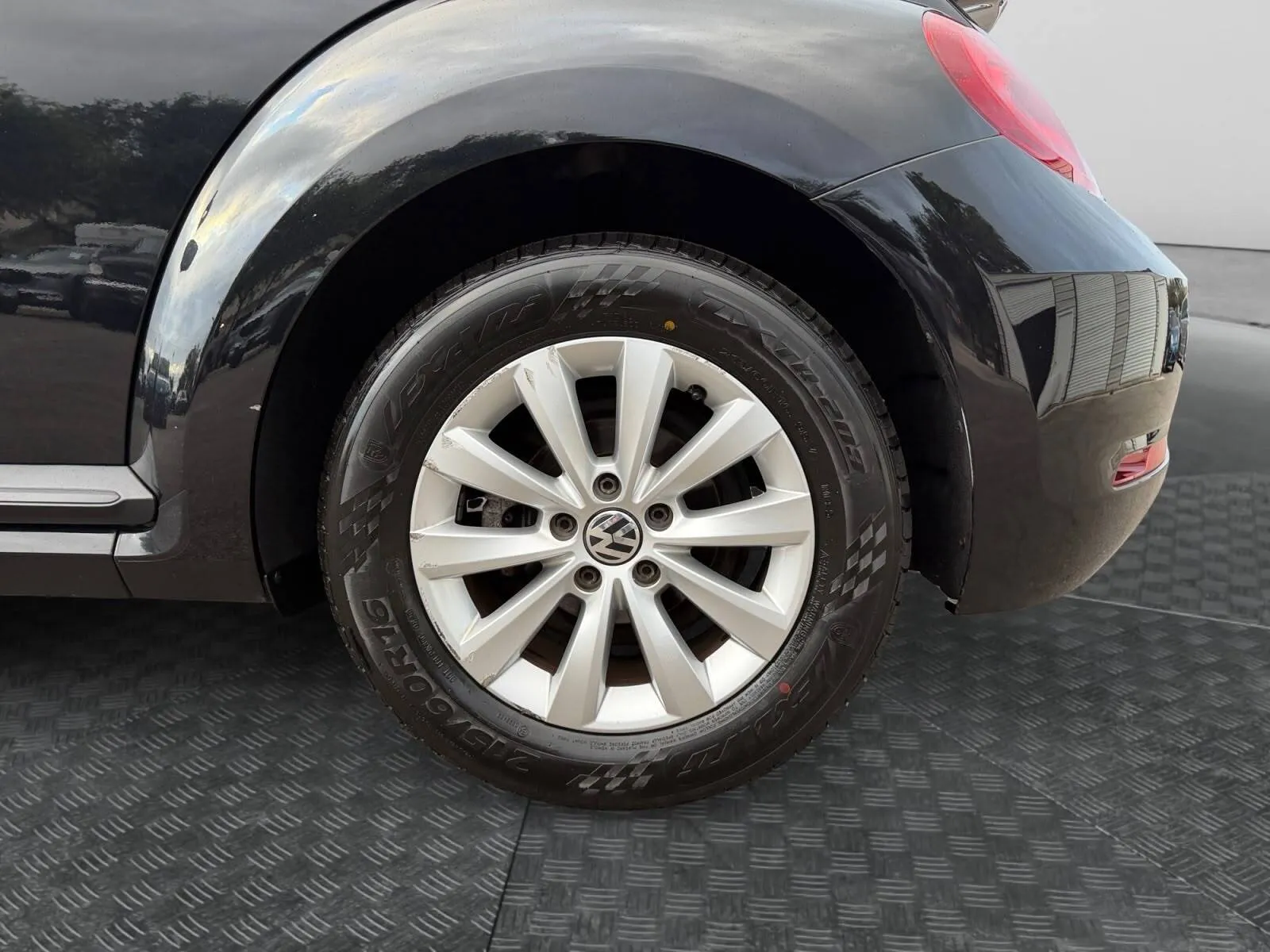 Volkswagen Beetle photo 13