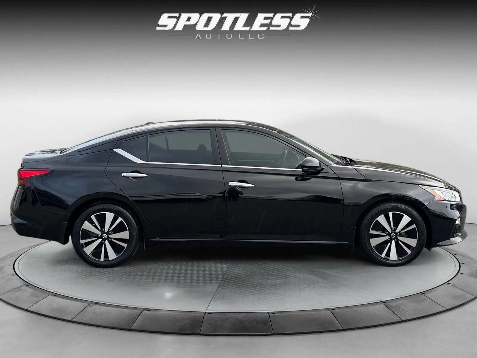 Nissan Altima photo 8
