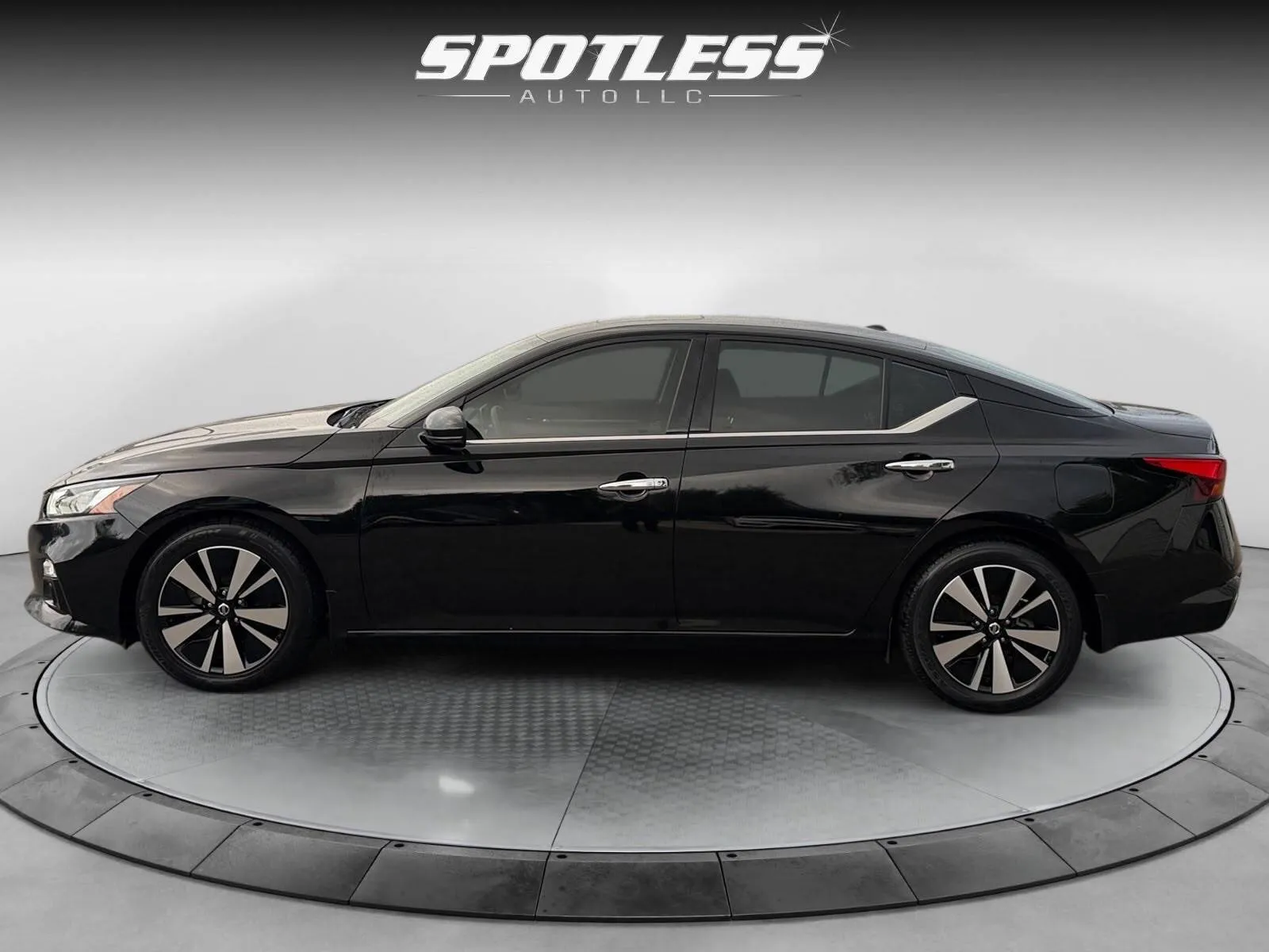 Nissan Altima photo 4