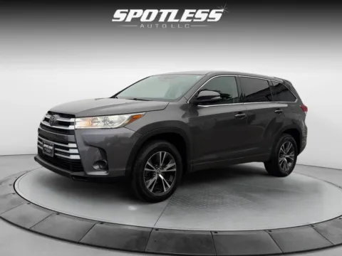 Another view of 2018 Toyota Highlander LE for sale in San Antonio, TX at Spotless Auto Loop 1604
