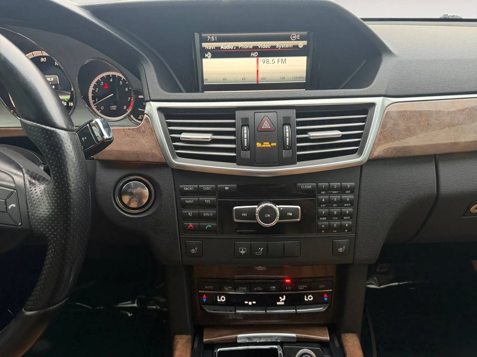 Mercedes-Benz E-Class photo 27