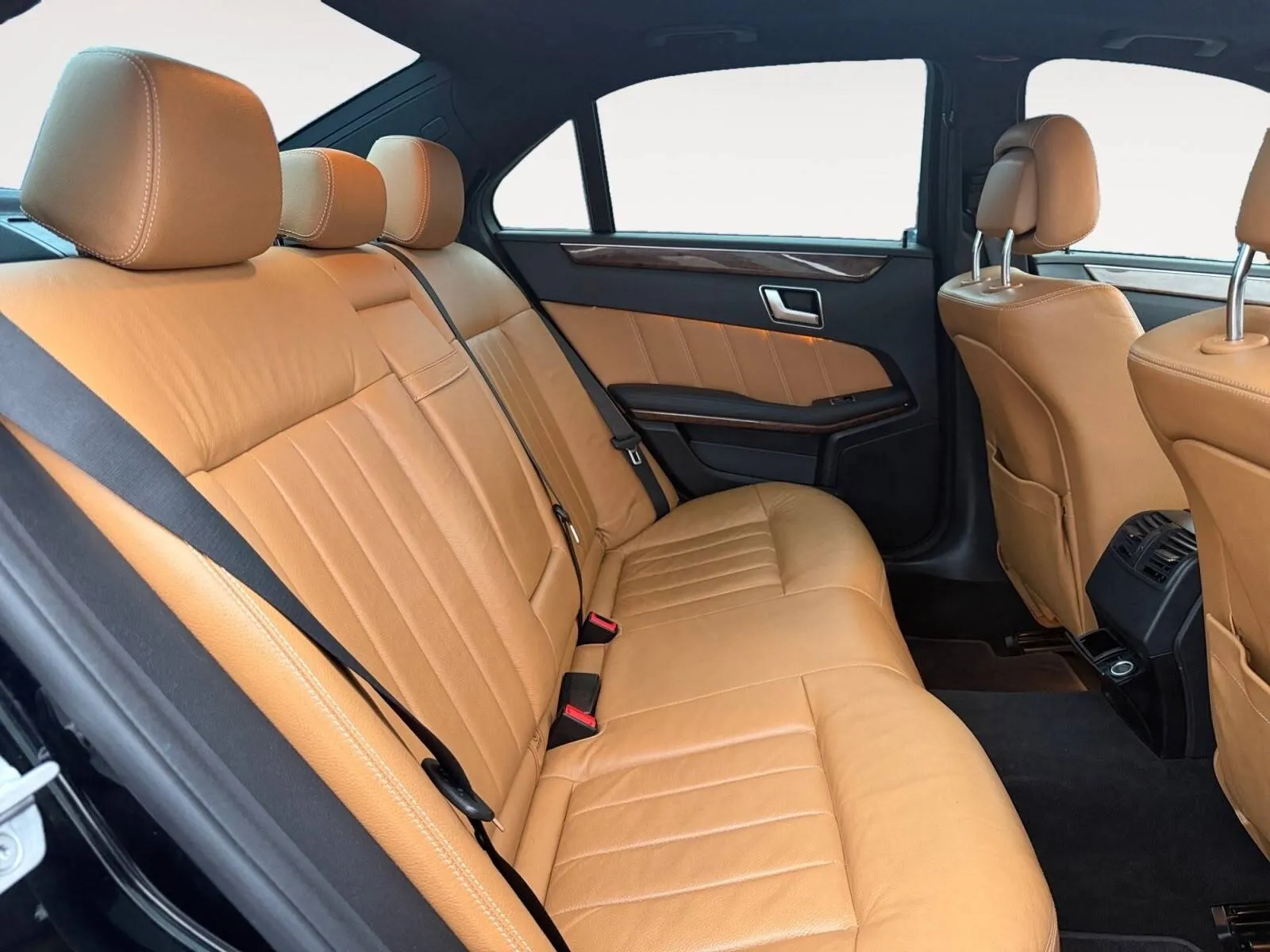 Mercedes-Benz E-Class photo 24
