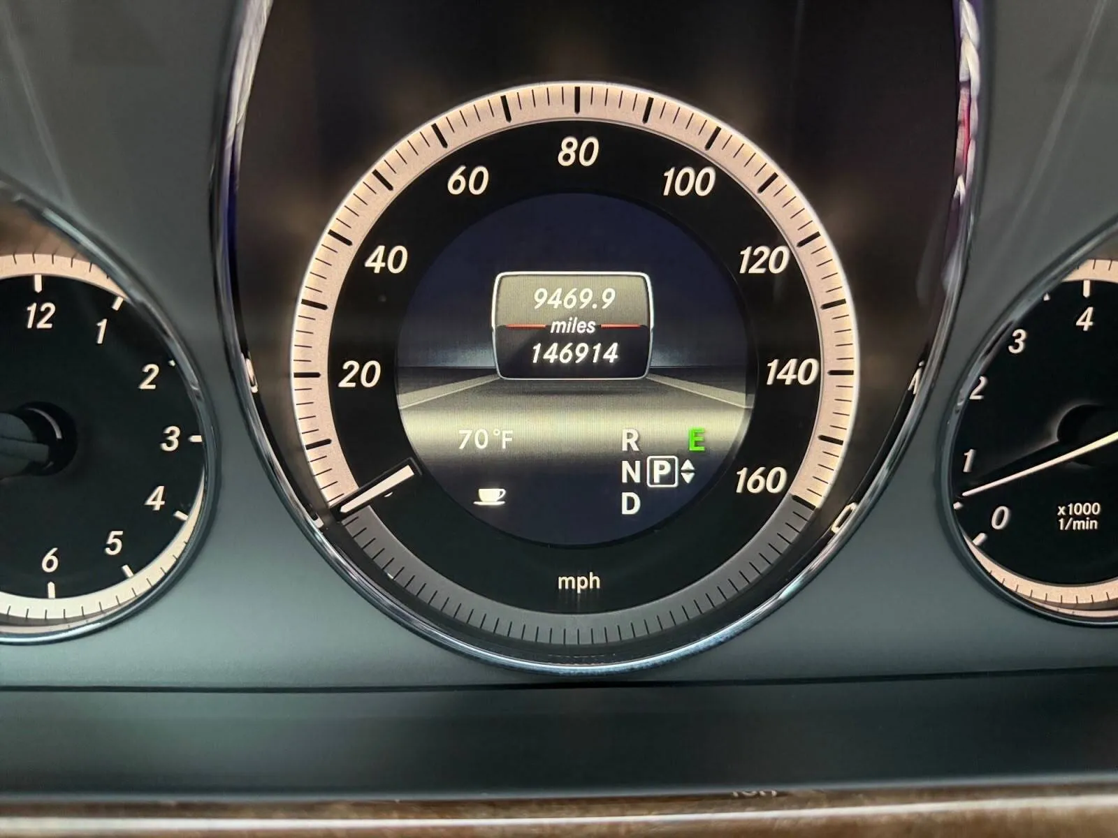 Mercedes-Benz E-Class photo 18