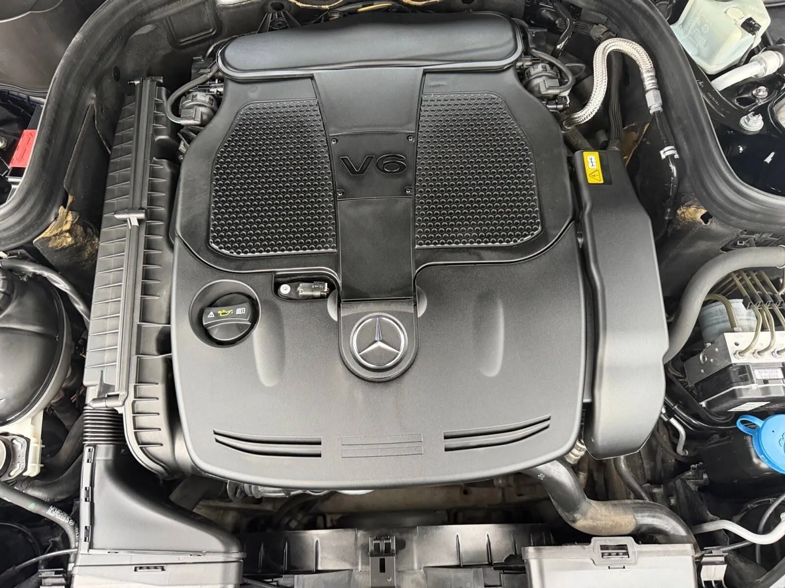 Mercedes-Benz E-Class photo 16