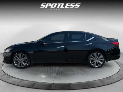 More photos of 2019 Nissan Altima 2.5 Platinum at Spotless Auto Loop 1604, TX