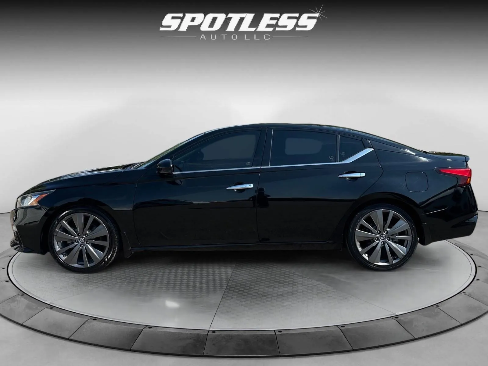 Nissan Altima photo 4