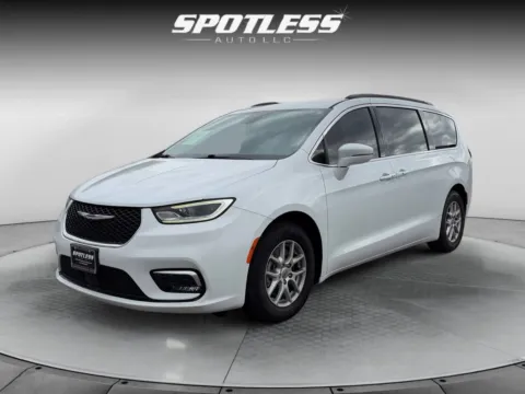 Another view of 2022 Chrysler Pacifica Touring L for sale in San Antonio, TX at Spotless Auto Loop 1604