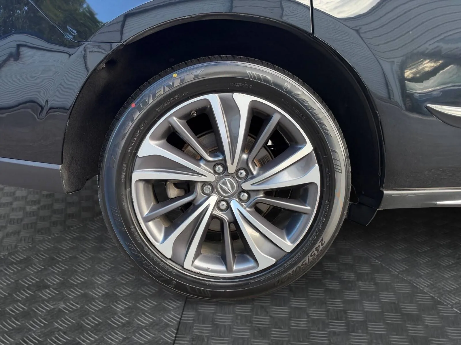 Acura MDX photo 15