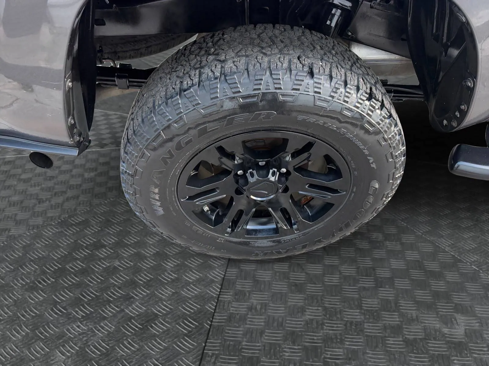 Toyota Tacoma photo 14
