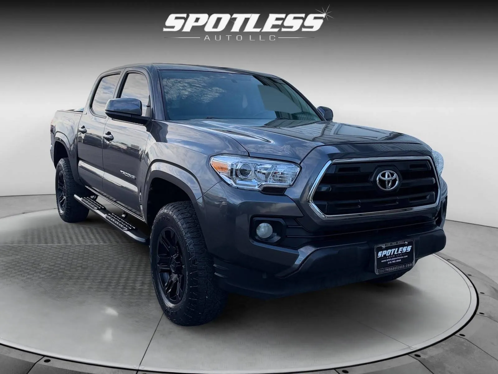Toyota Tacoma photo 11