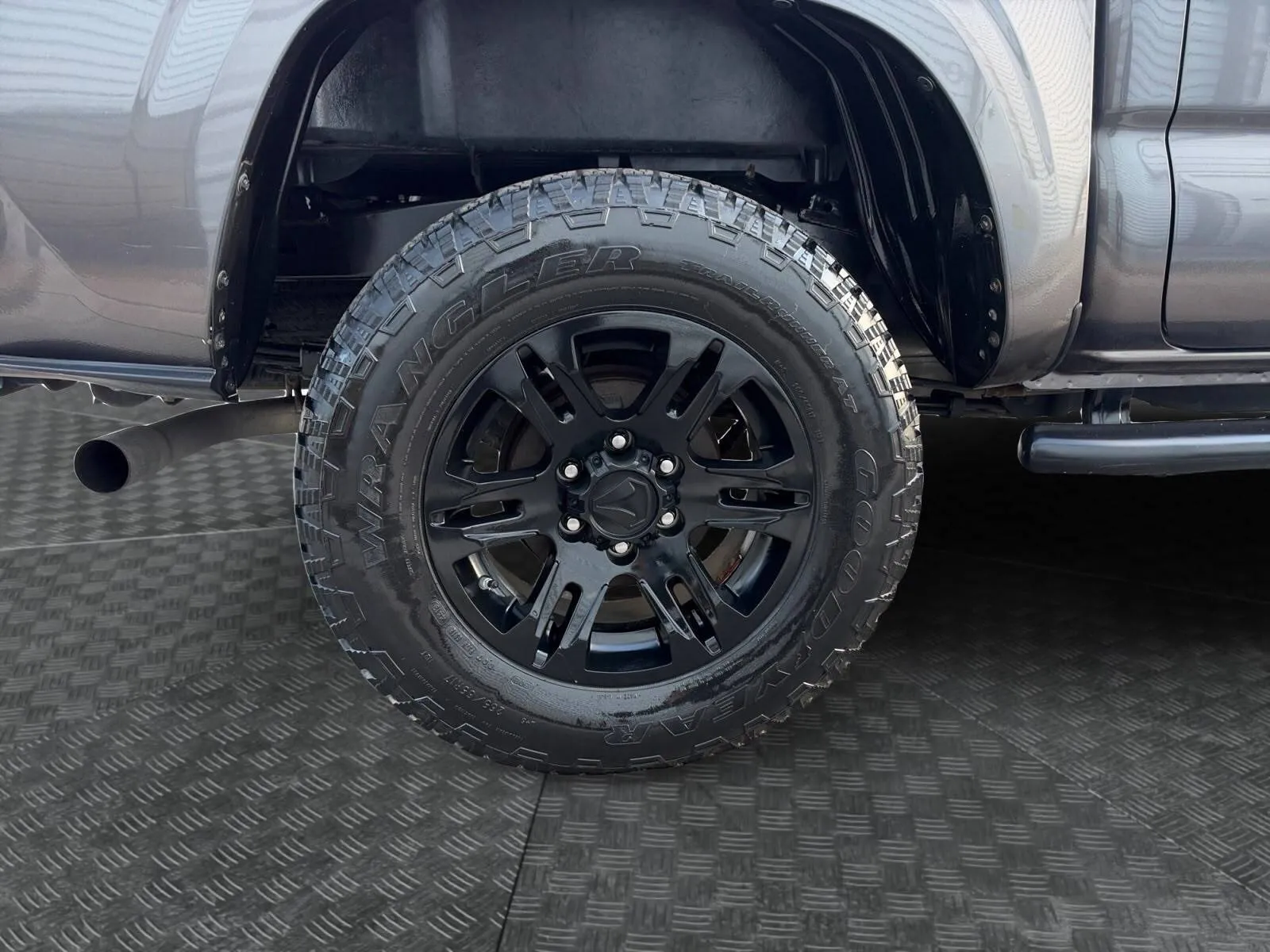 Toyota Tacoma photo 15