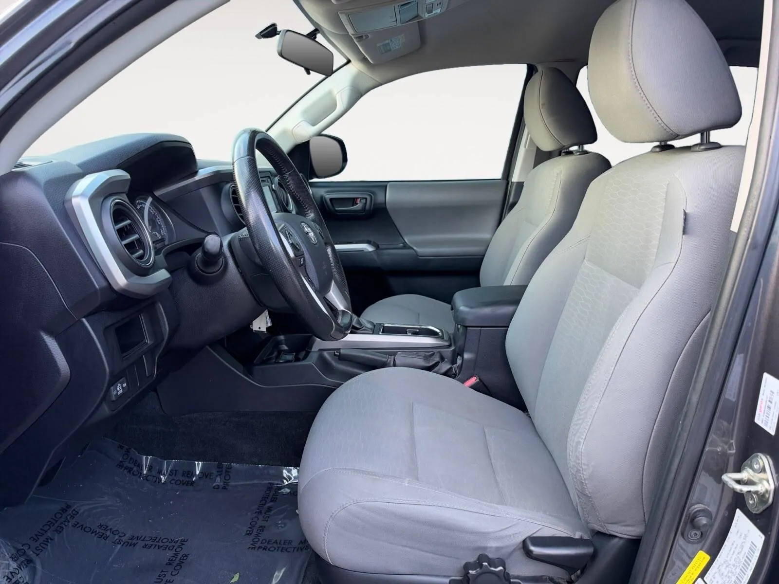 Toyota Tacoma photo 19