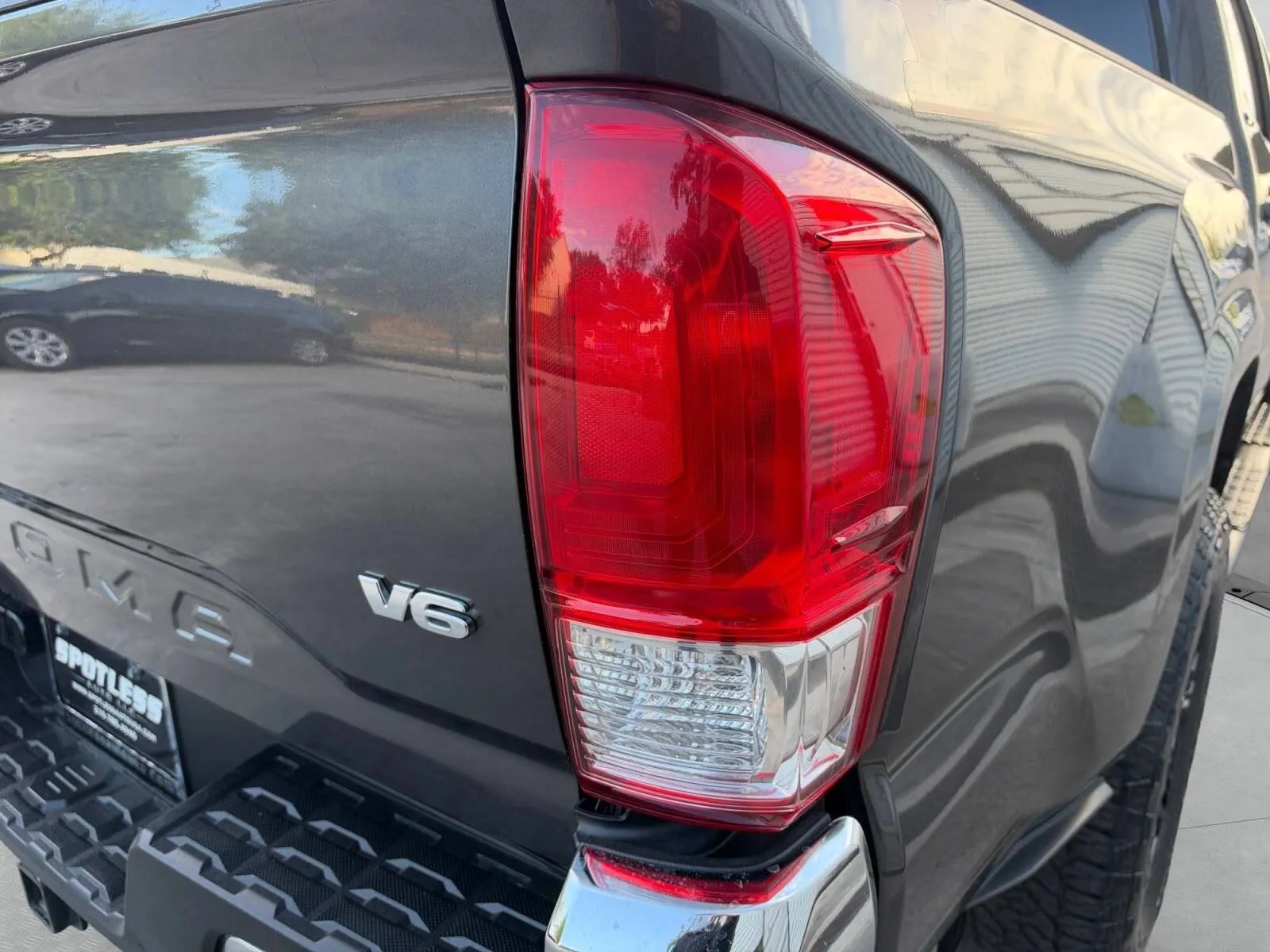 Toyota Tacoma photo 12