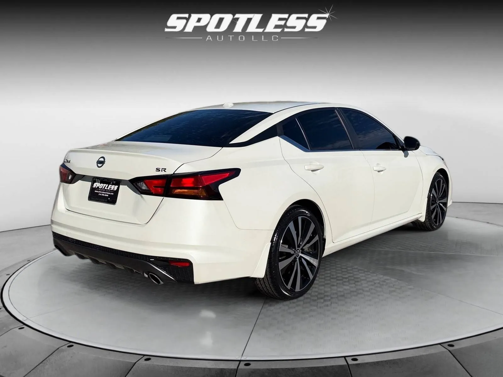 Nissan Altima photo 9
