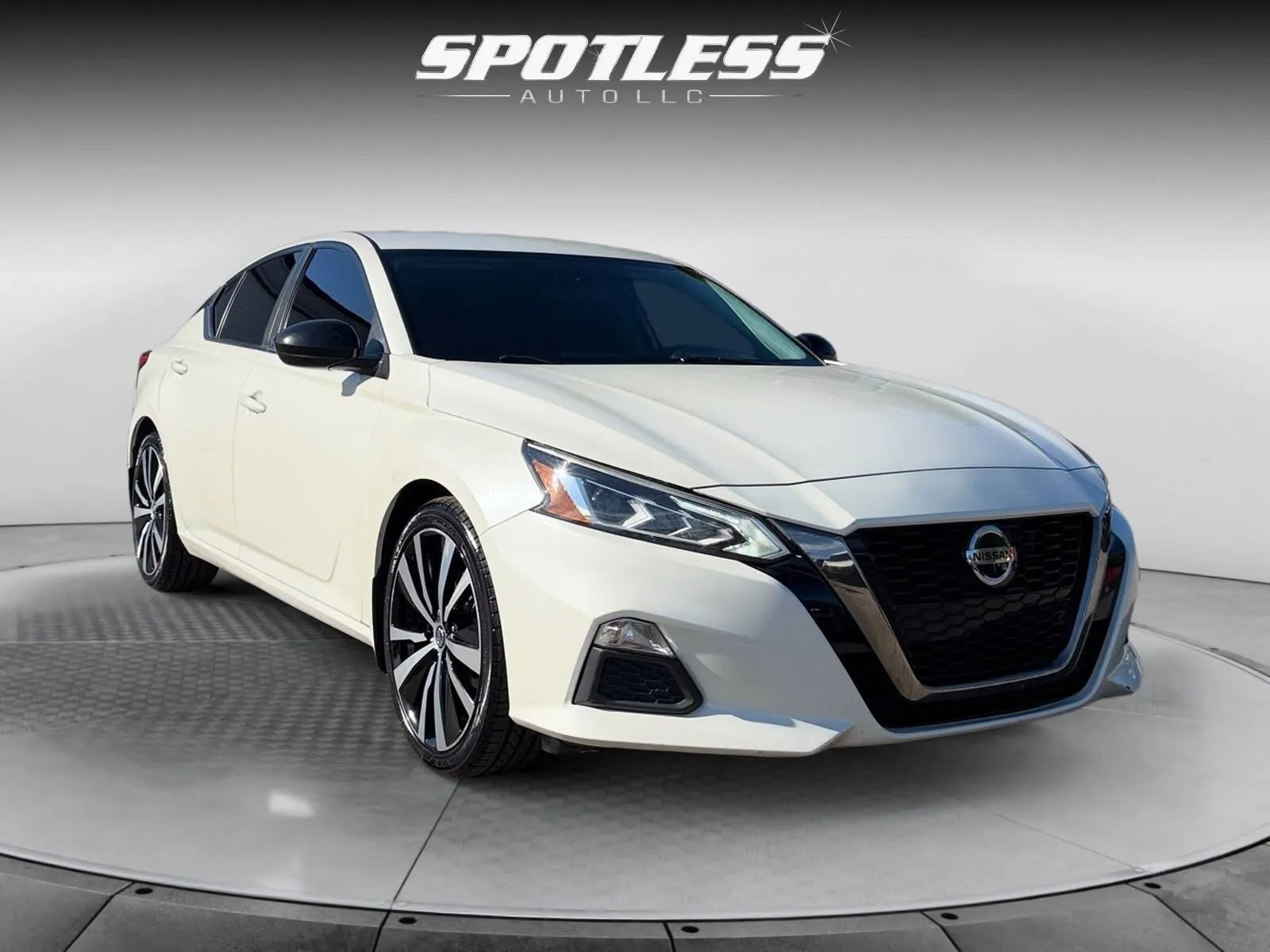Nissan Altima photo 11