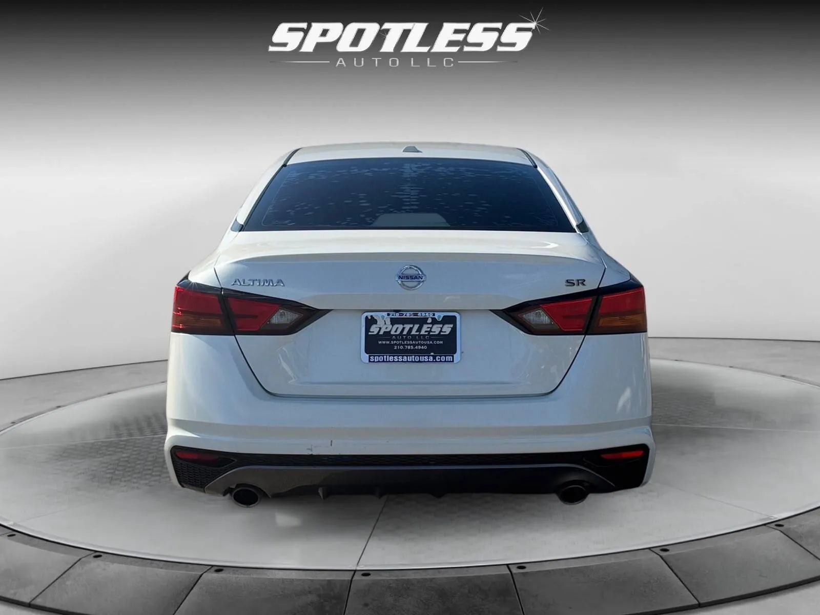 Nissan Altima photo 6